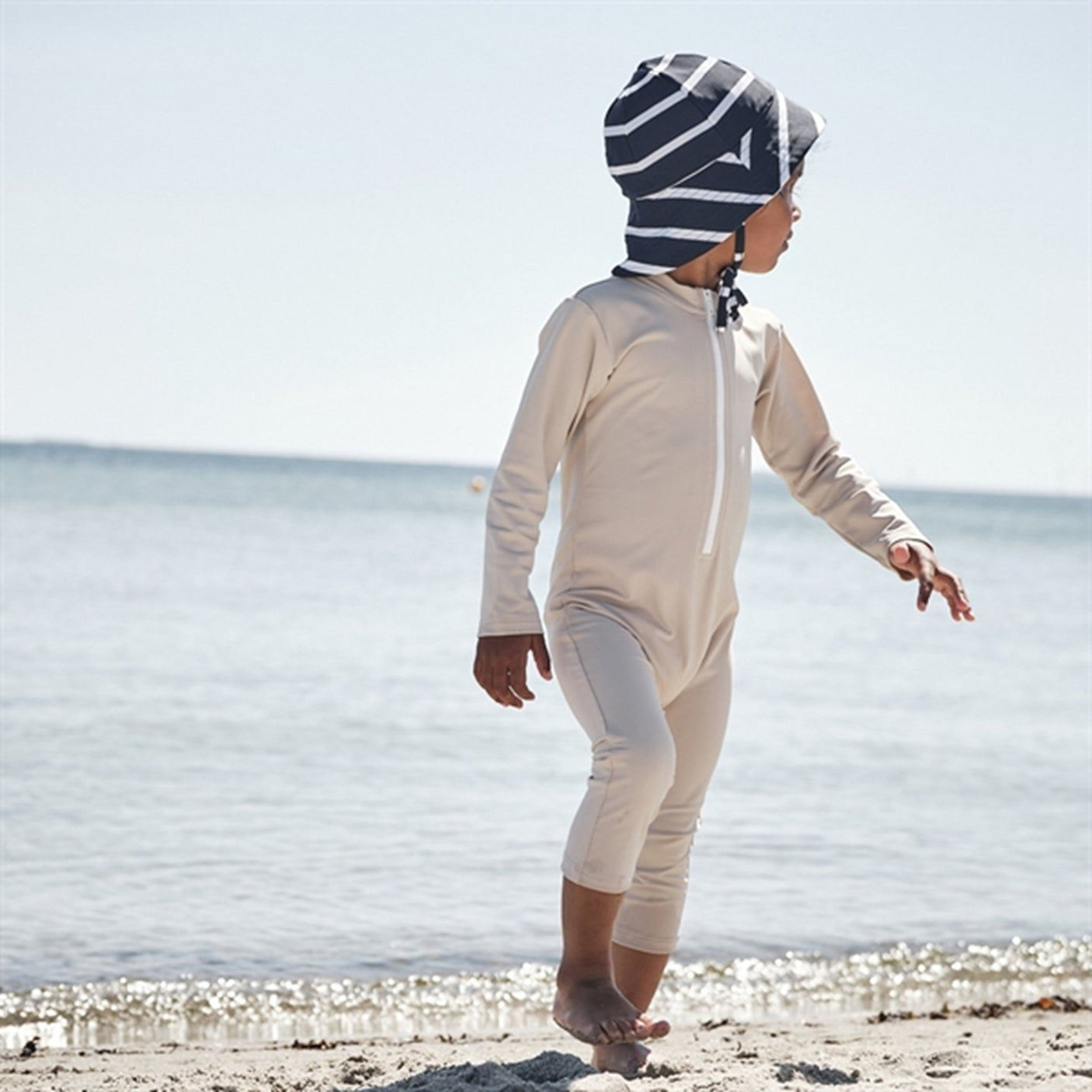 Petit Crabe Latte Lou Onesie with Zipper