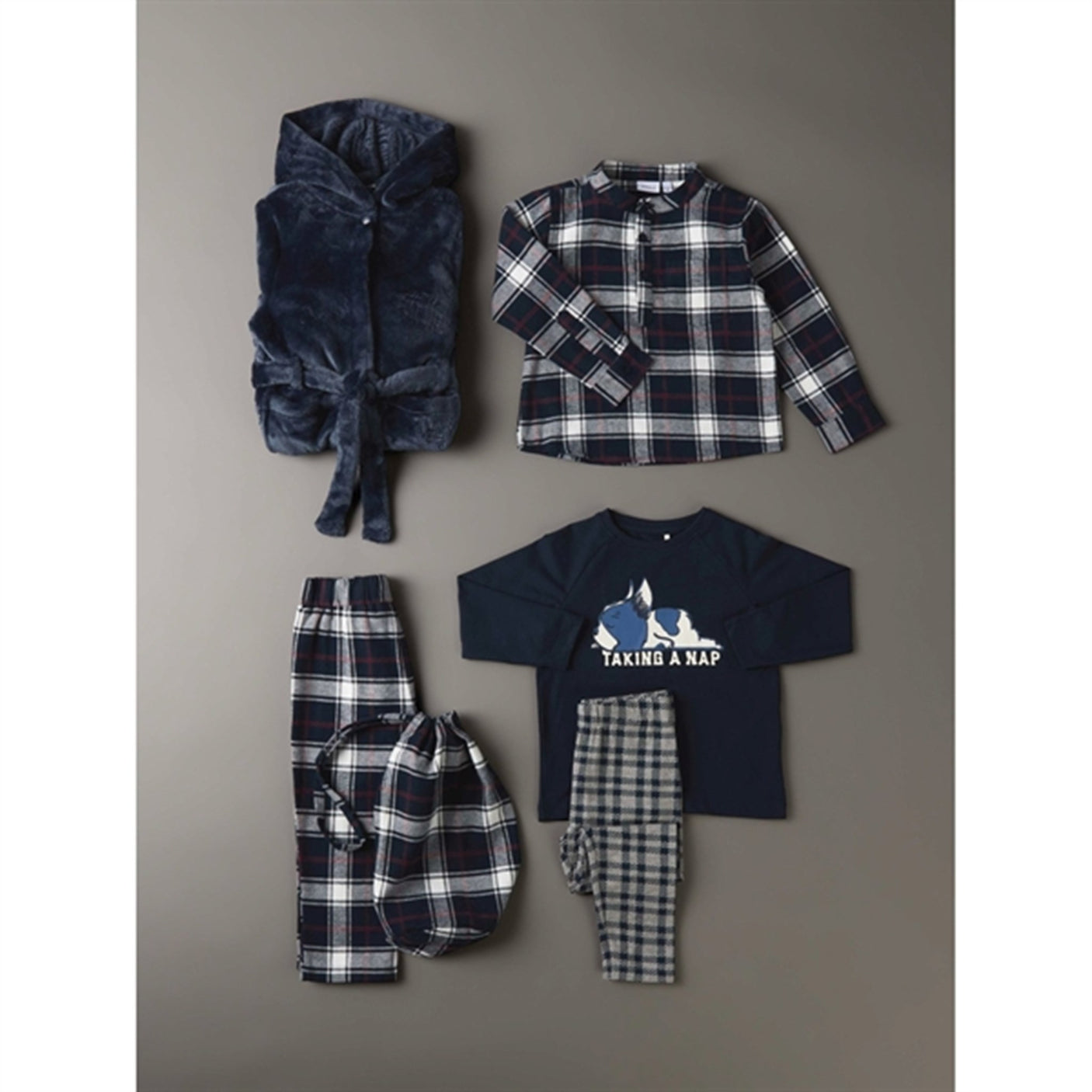 Name it Dark Sapphire Risonne Nightset