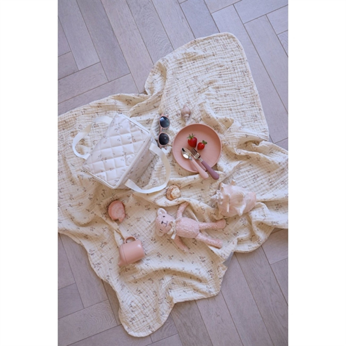 Cam Cam Copenhagen Silicone Plates 2-pack Flower Coral Mix