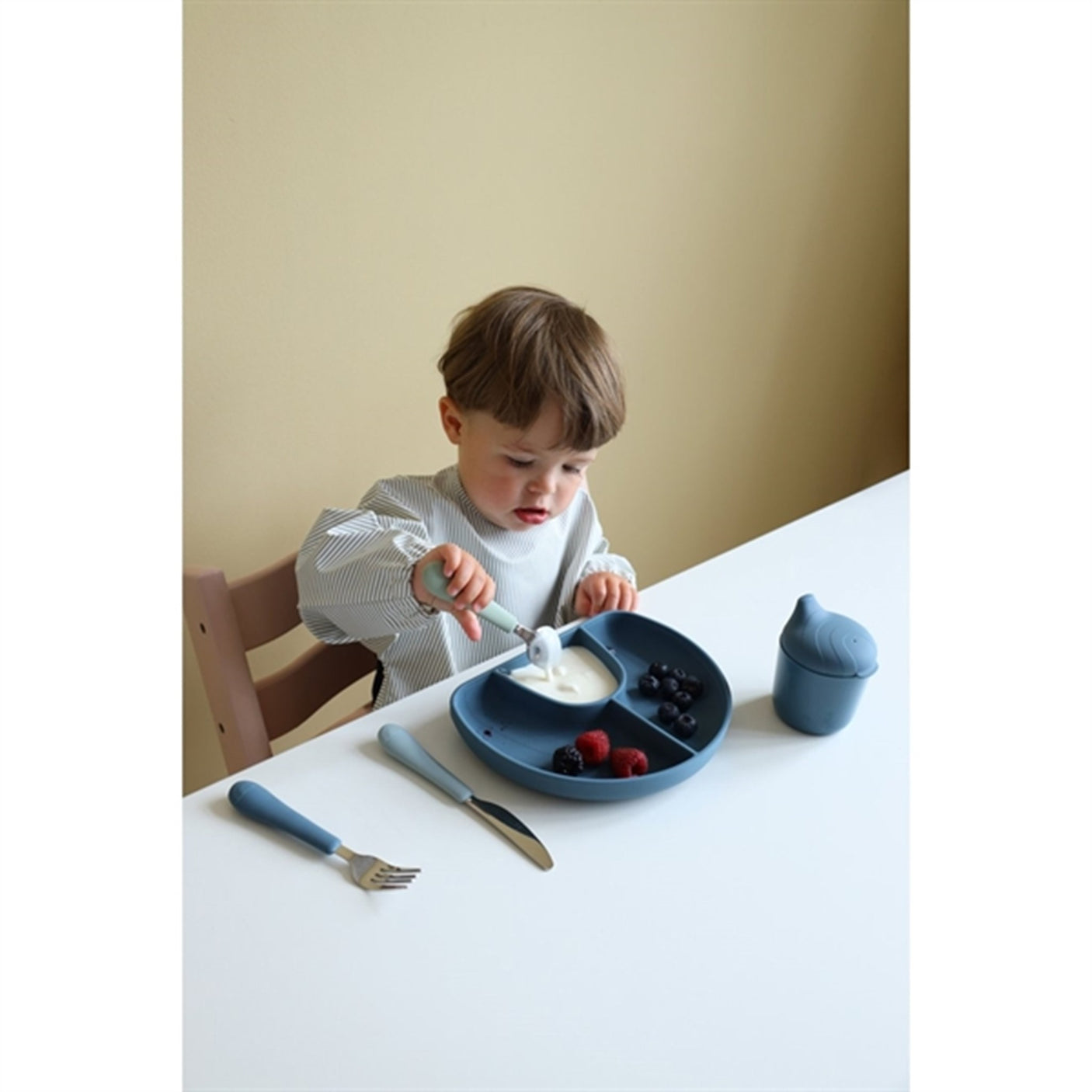 Cam Cam Copenhagen Rainbow Divided Plate Midnight Blue