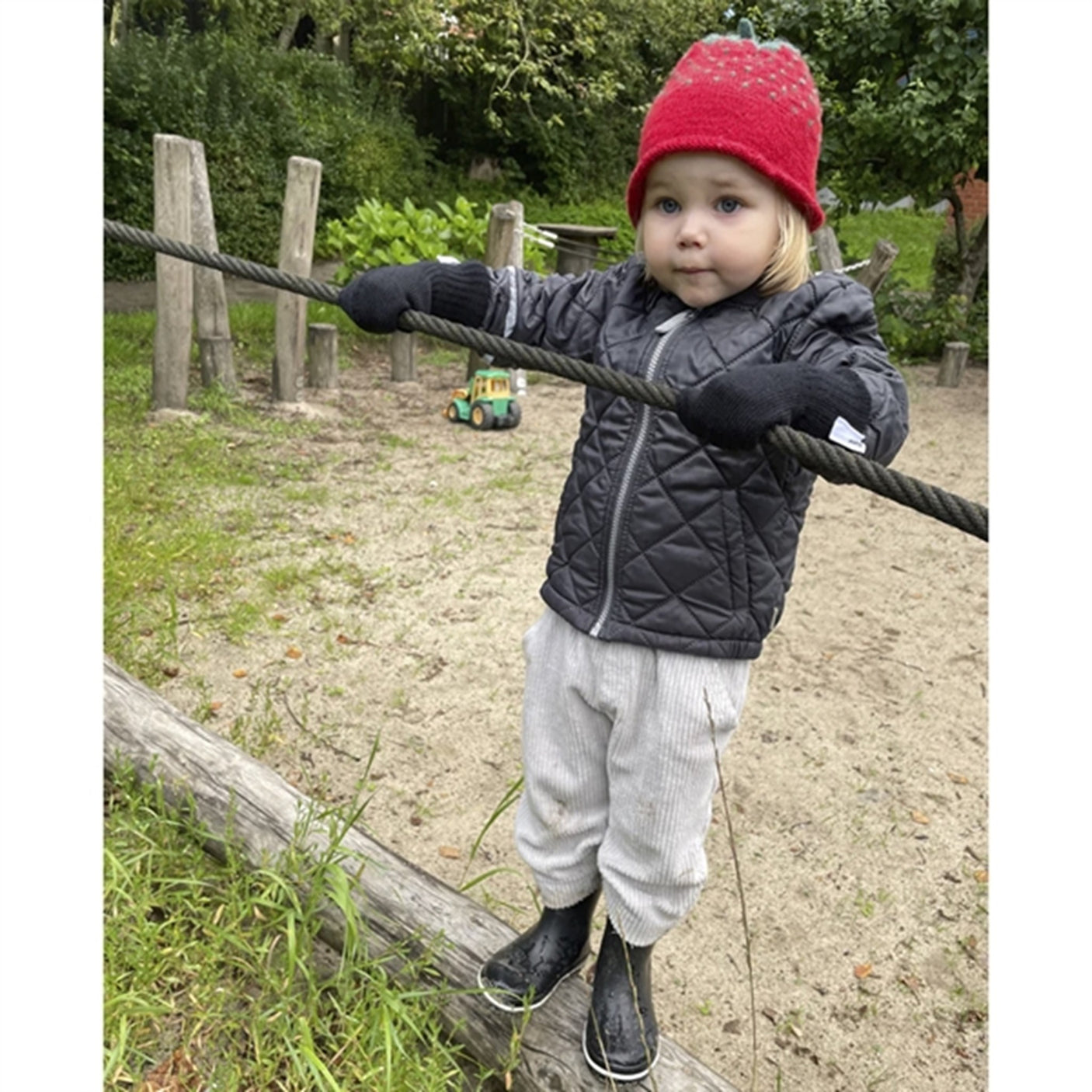 rumlii Mittens Black