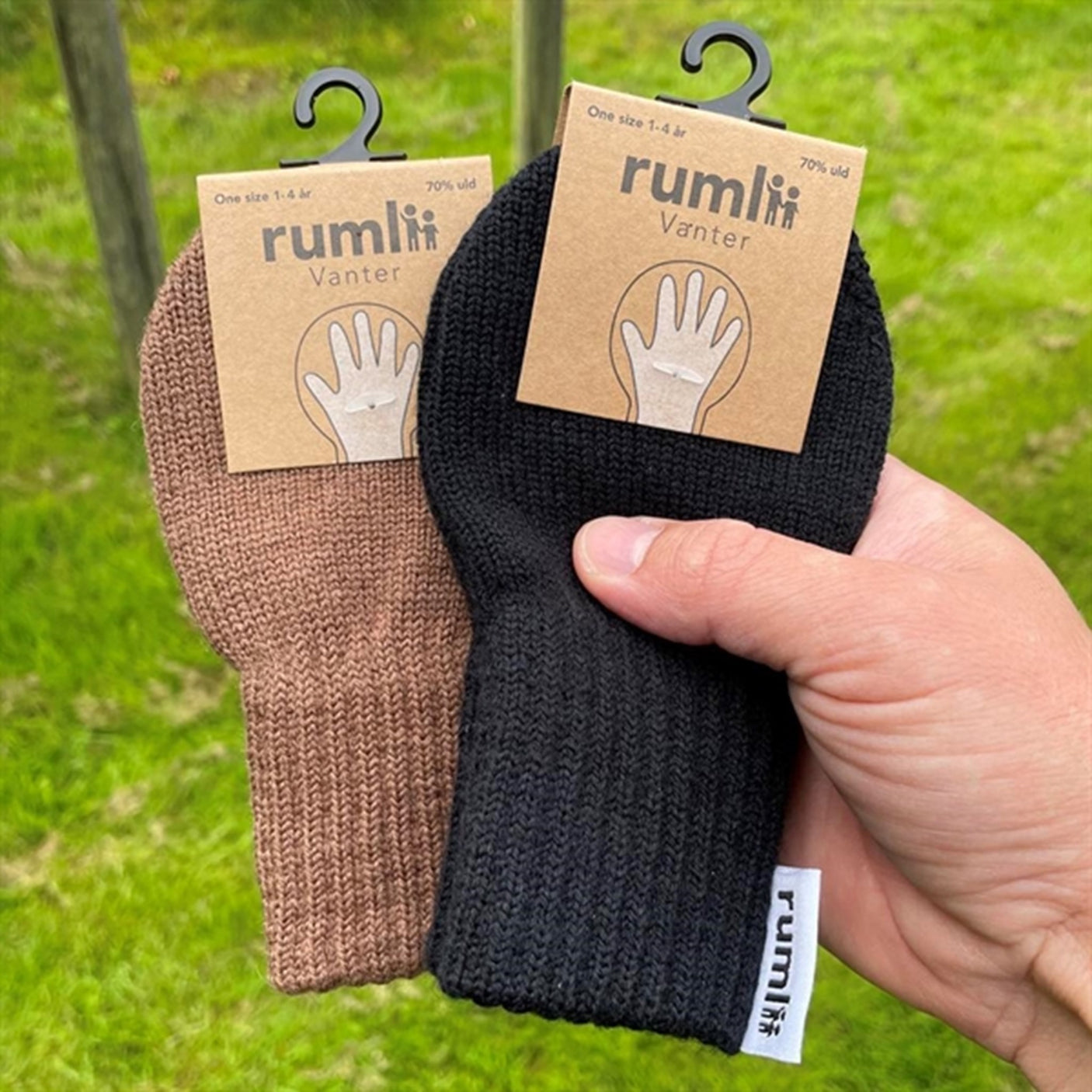 rumlii Mittens Black