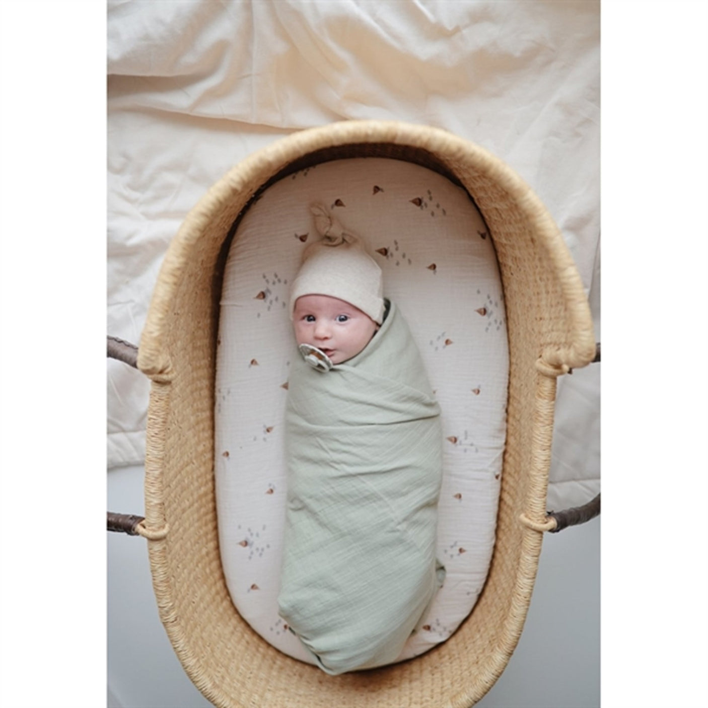 Mushie Swaddle Sage
