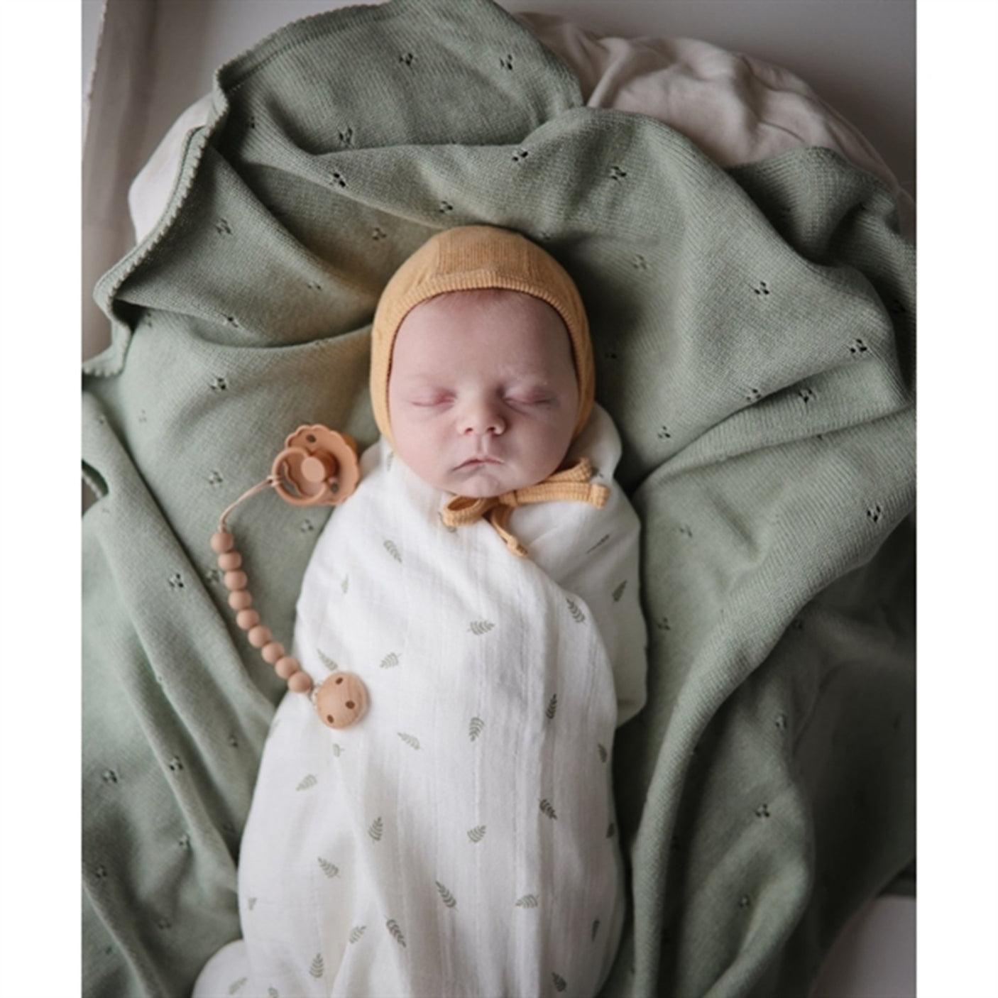 Mushie Swaddle Leaves