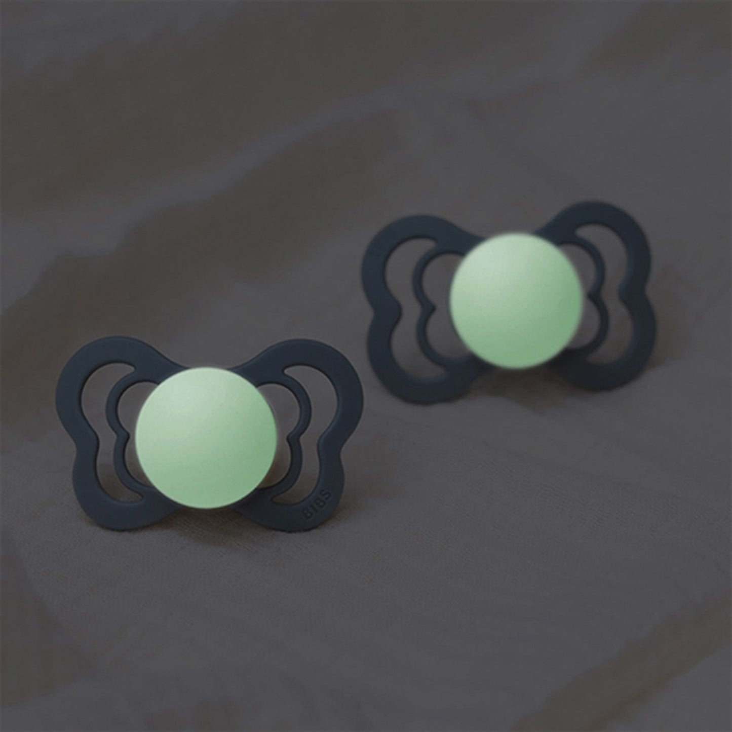 Bibs Supreme Latex Pacifier Glow 2-pack Symmetrical Sage/Cloud
