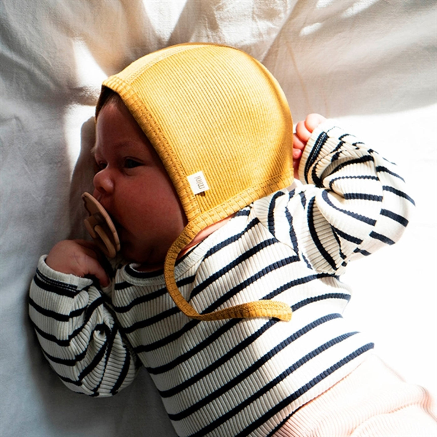 Minimalisma Bloom Helmet Golden Leaf