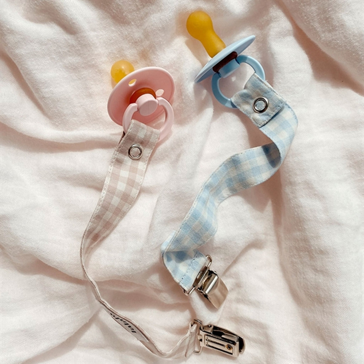 lalaby Beige Gingham Pacifier Clip