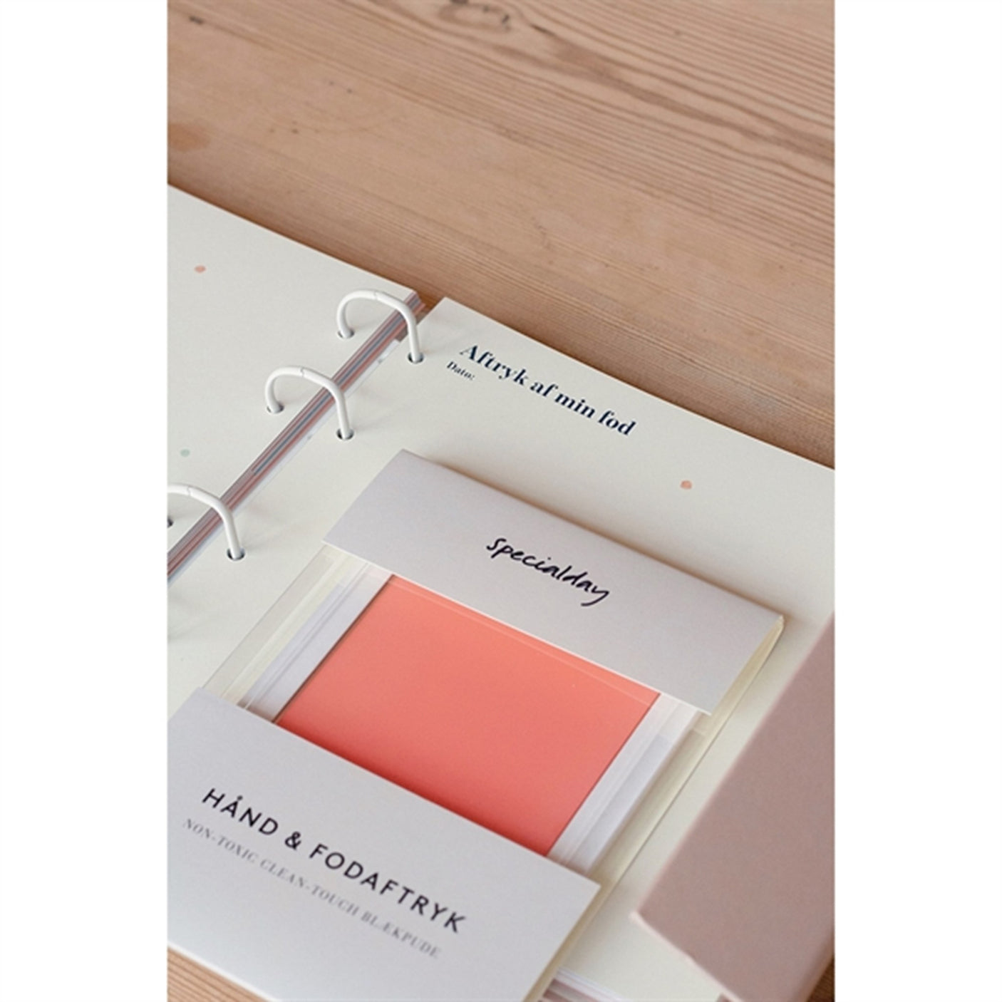 Specialday Hand and Footprint Coral