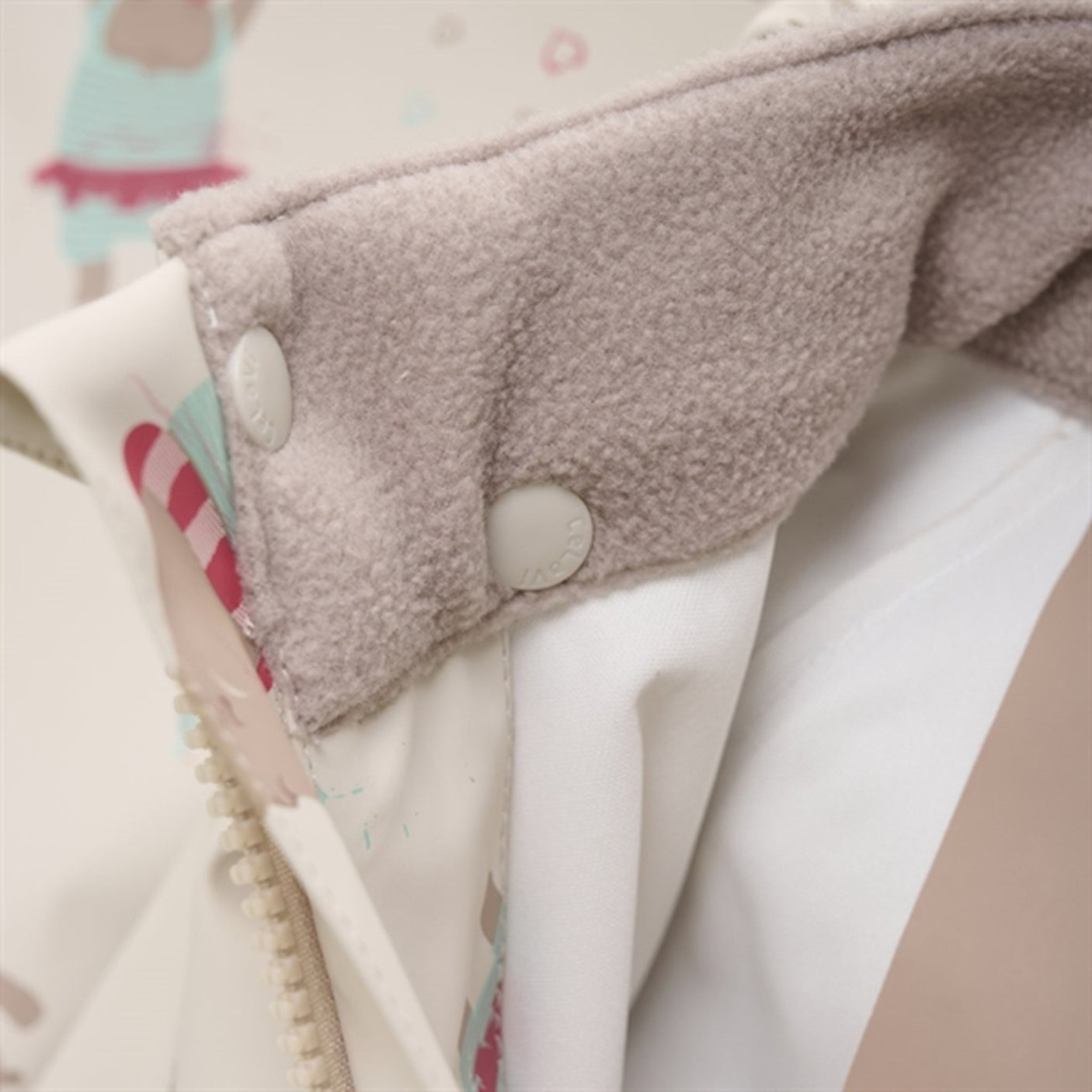 CeLaVi Rain Suit Aop Warm Taupe