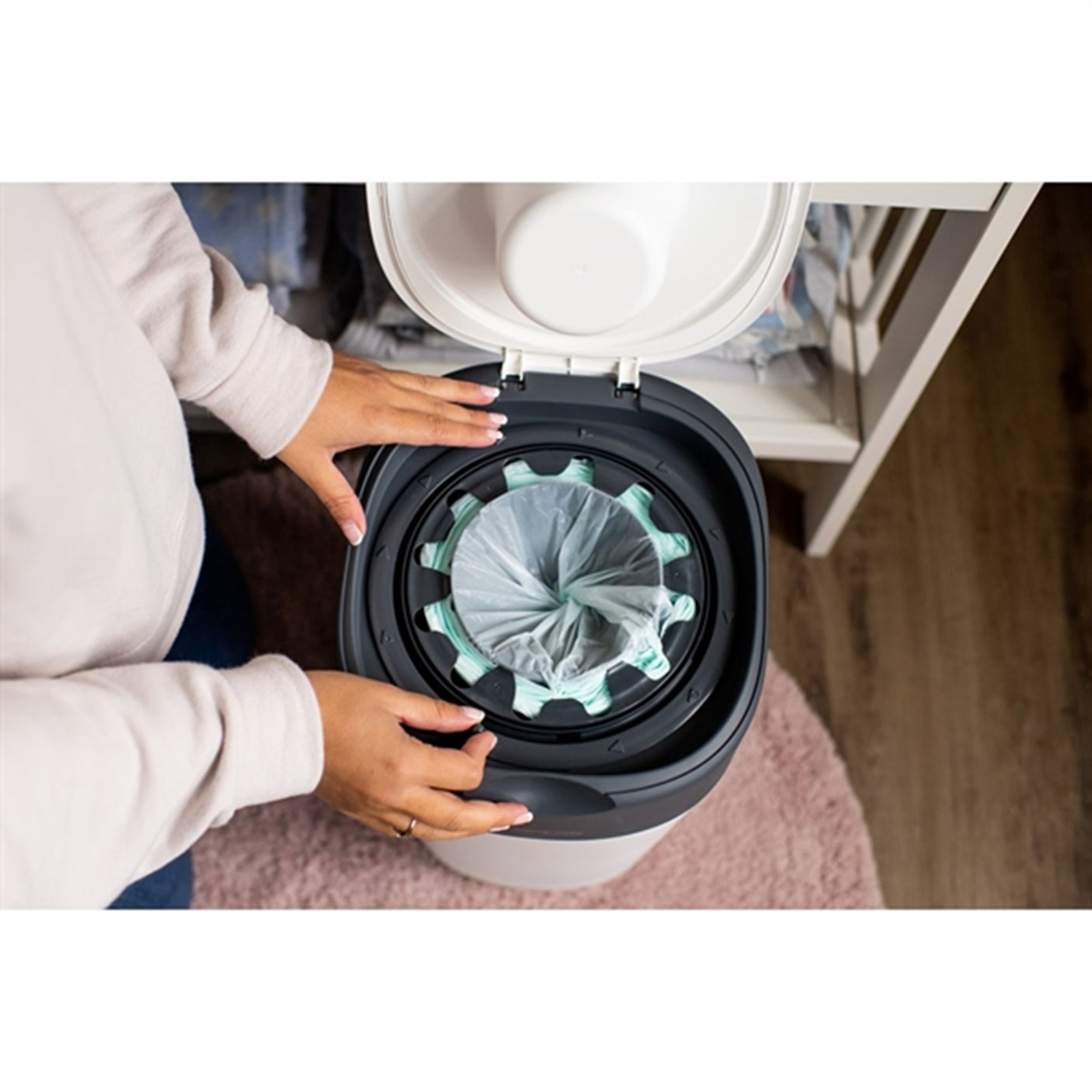 Tommee Tippee Twist & Click Diaper Bin White