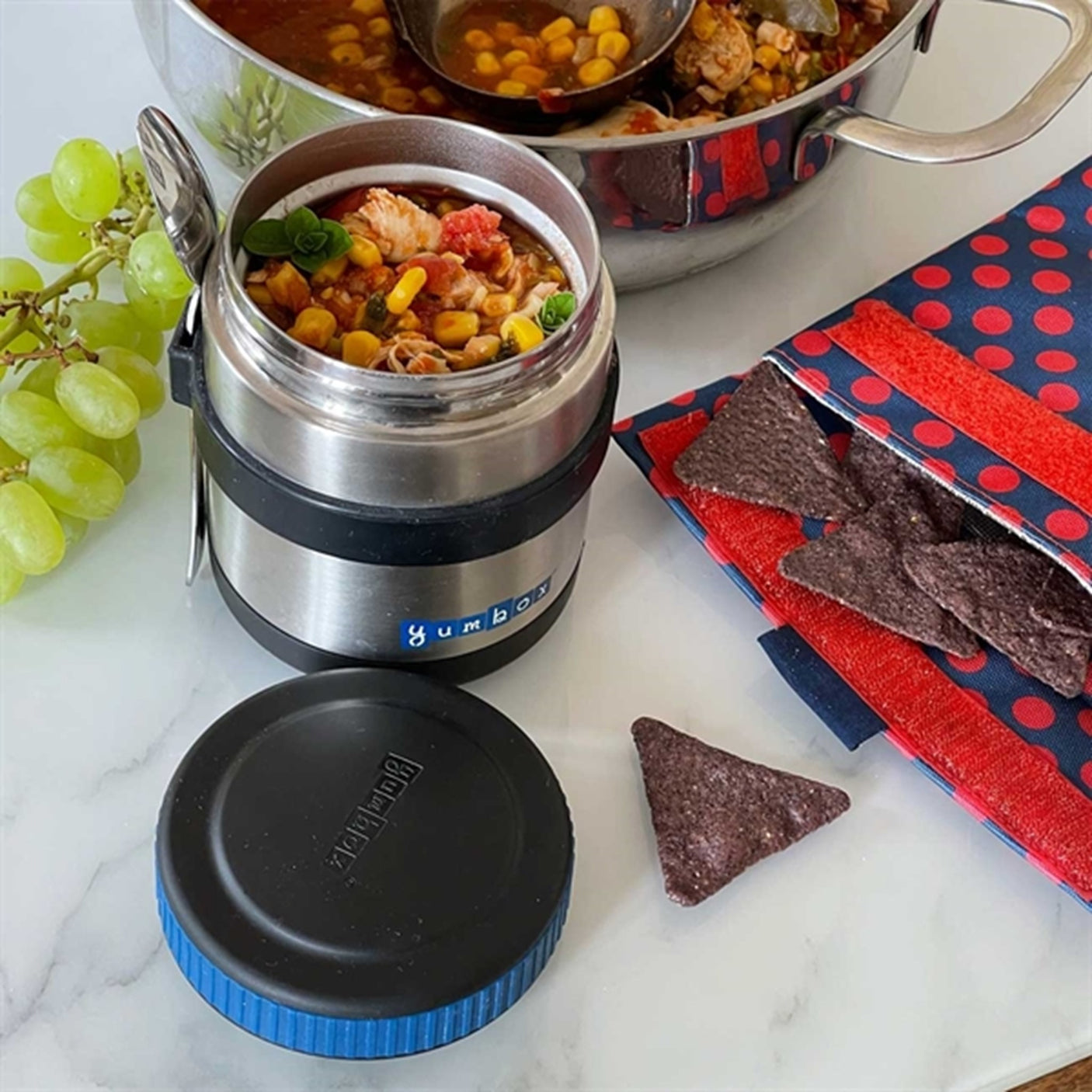 Yumbox Thermal Food Jar For Hot Lunch Zuppa With Spoon And Band Black