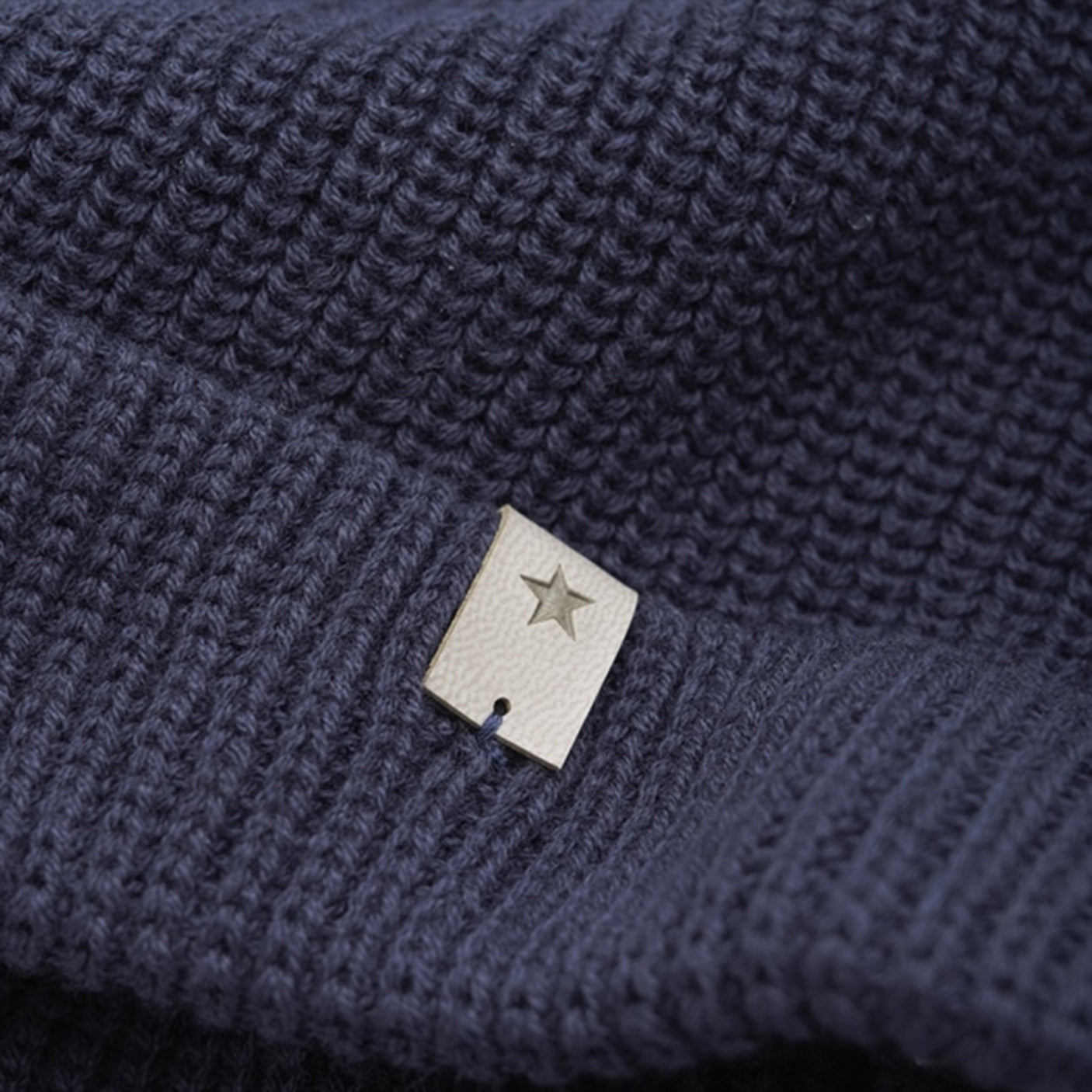 Huttelihut Hat Knit w. Pompoms Navy