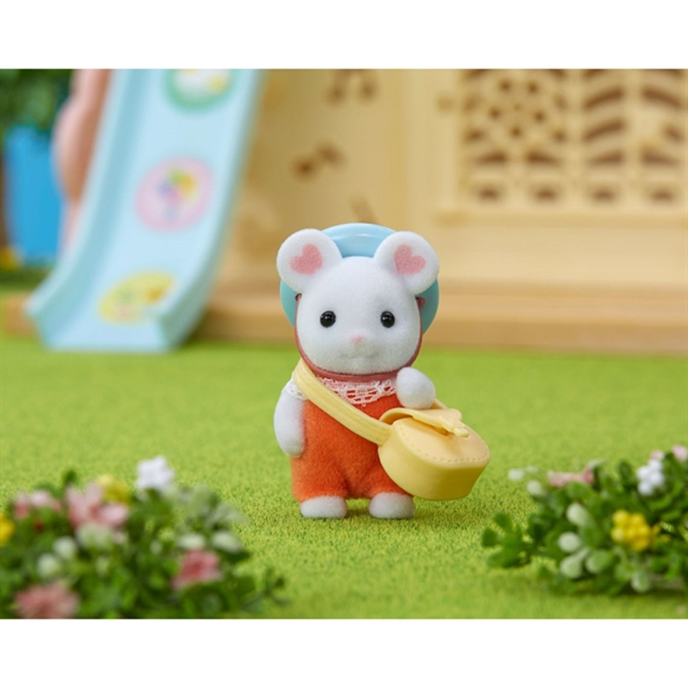 Sylvanian Families® Marshmallow Mouse Baby