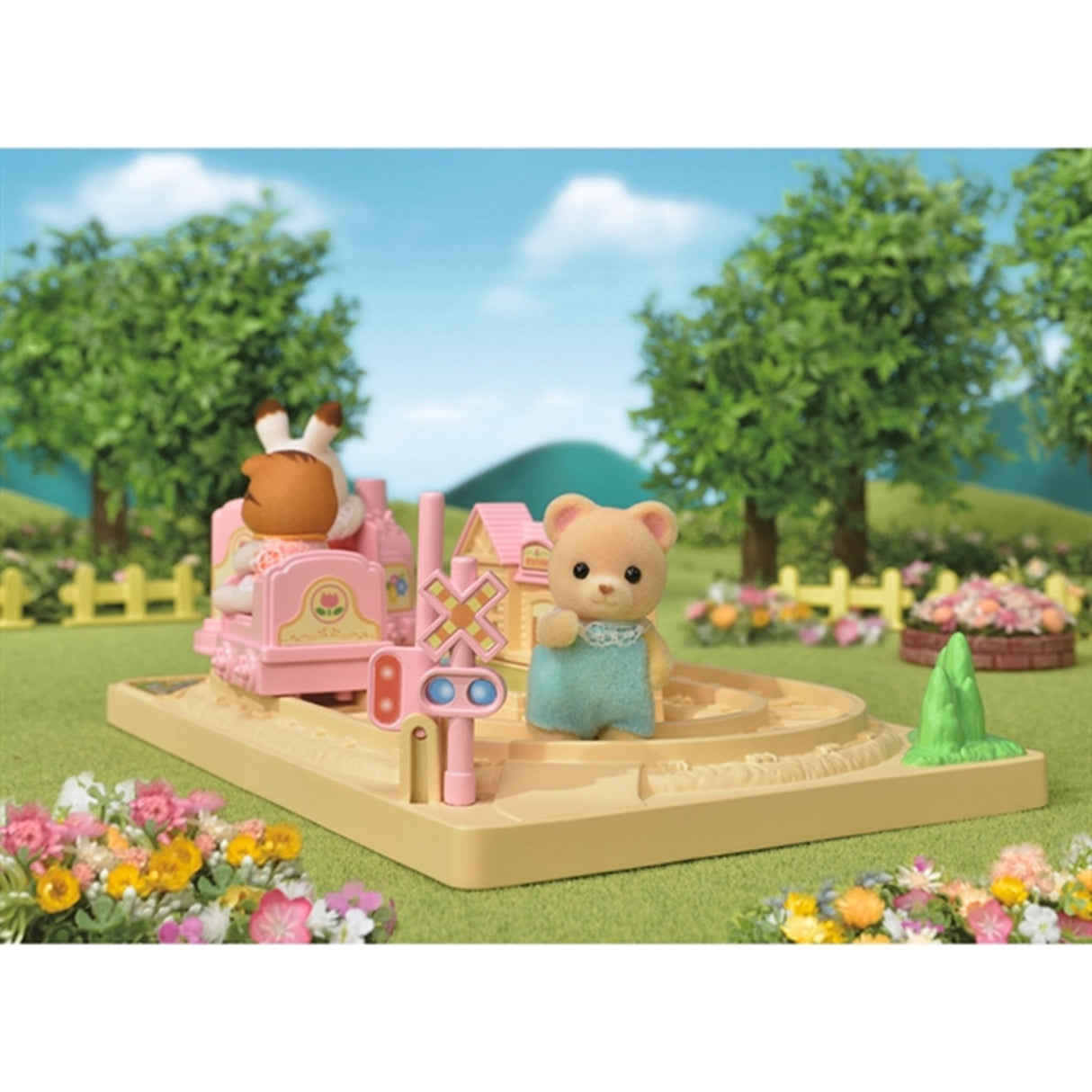 Sylvanian Families® Baby Choo-Choo Train