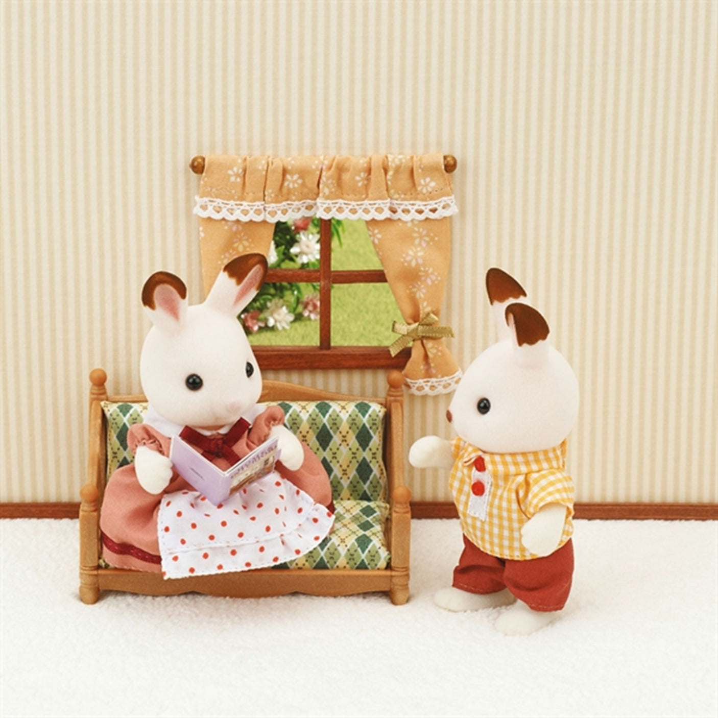 Sylvanian Families® Comfy Living Room Set