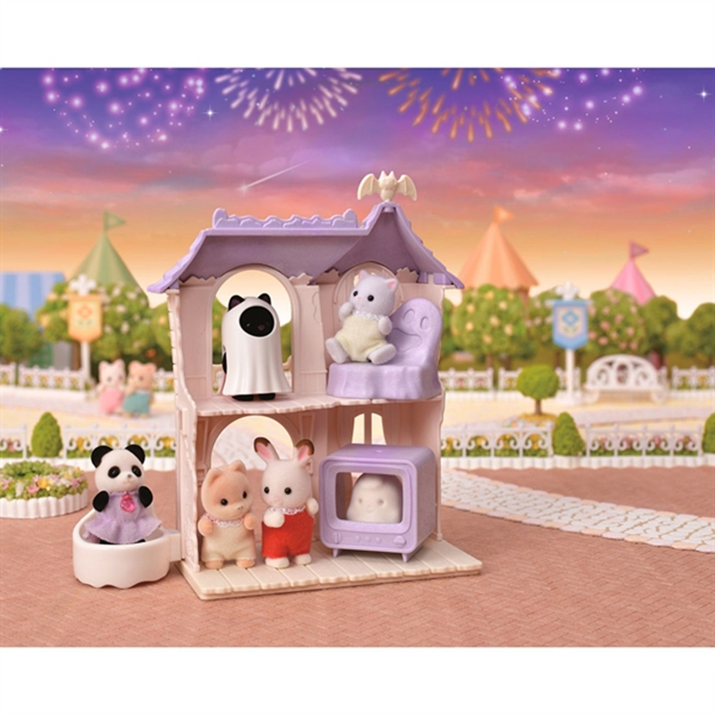 Sylvanian Families® Spooky Surprise House