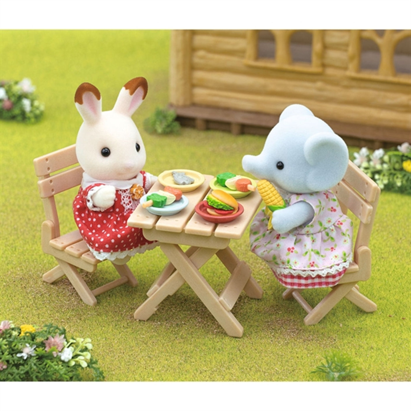 Sylvanian Families® BBQ Picnic Set Elephant Girl