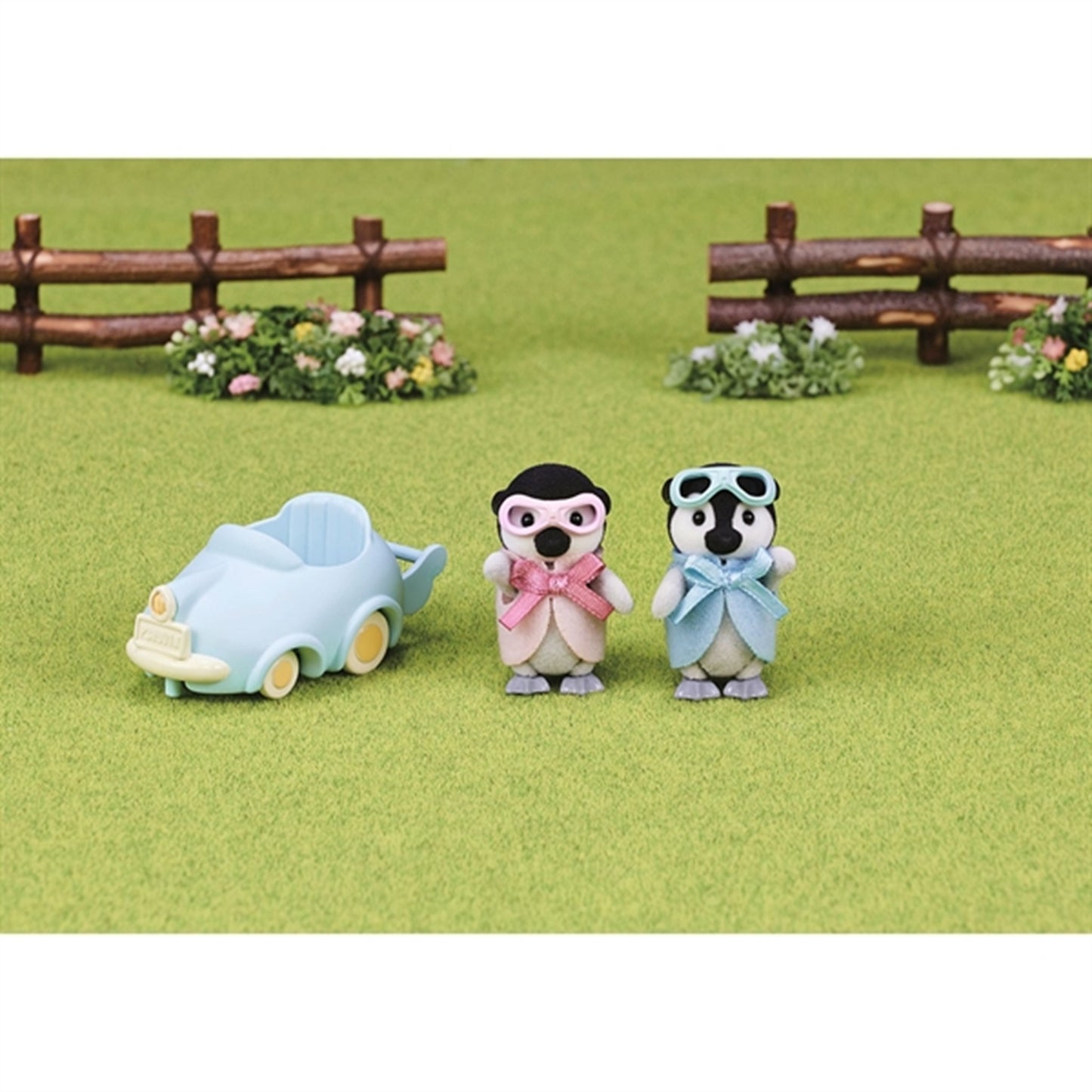 Sylvanian Families® Penguin Babies Ride'n Play
