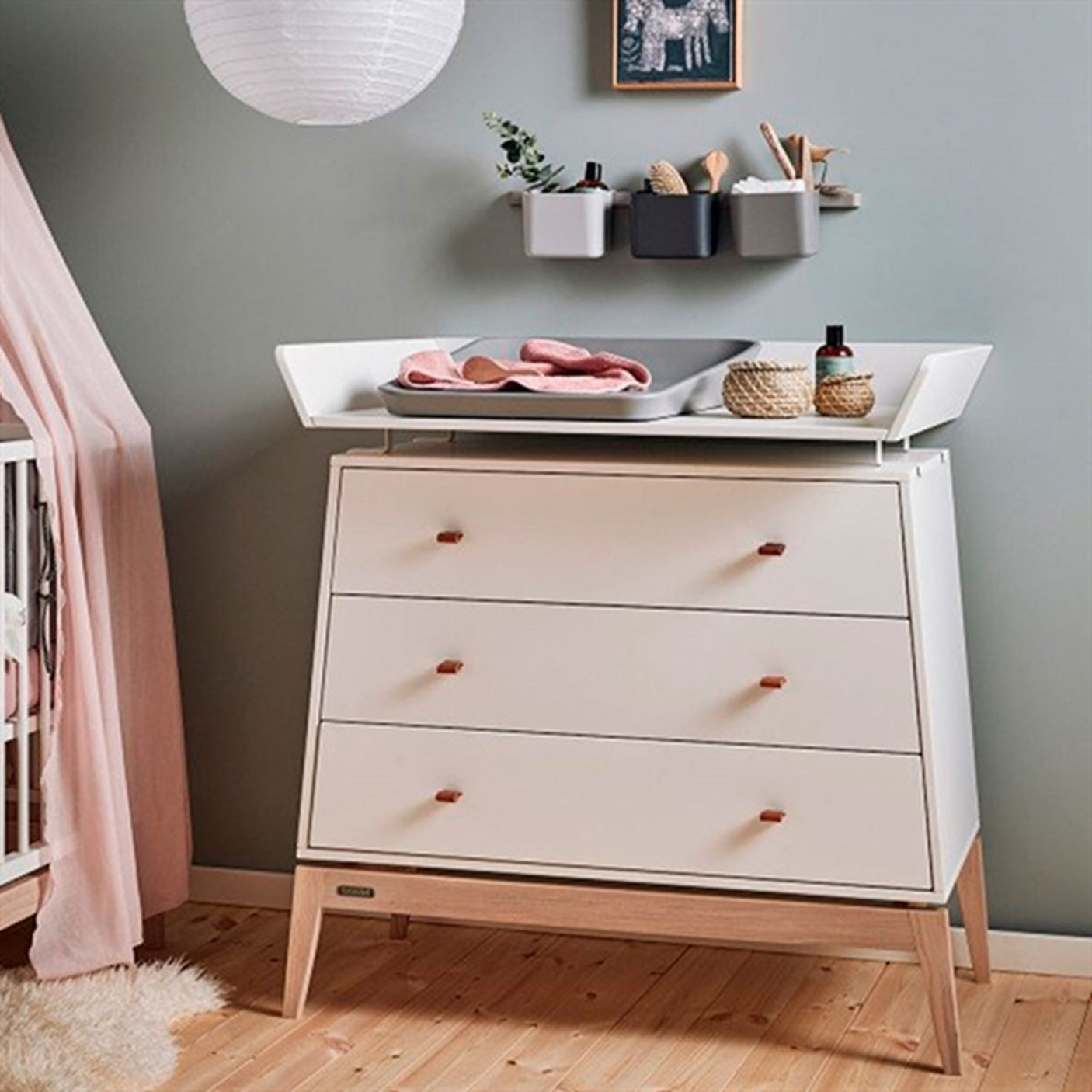 Leander Luna™ Changing Unit for Chest of Drawers White