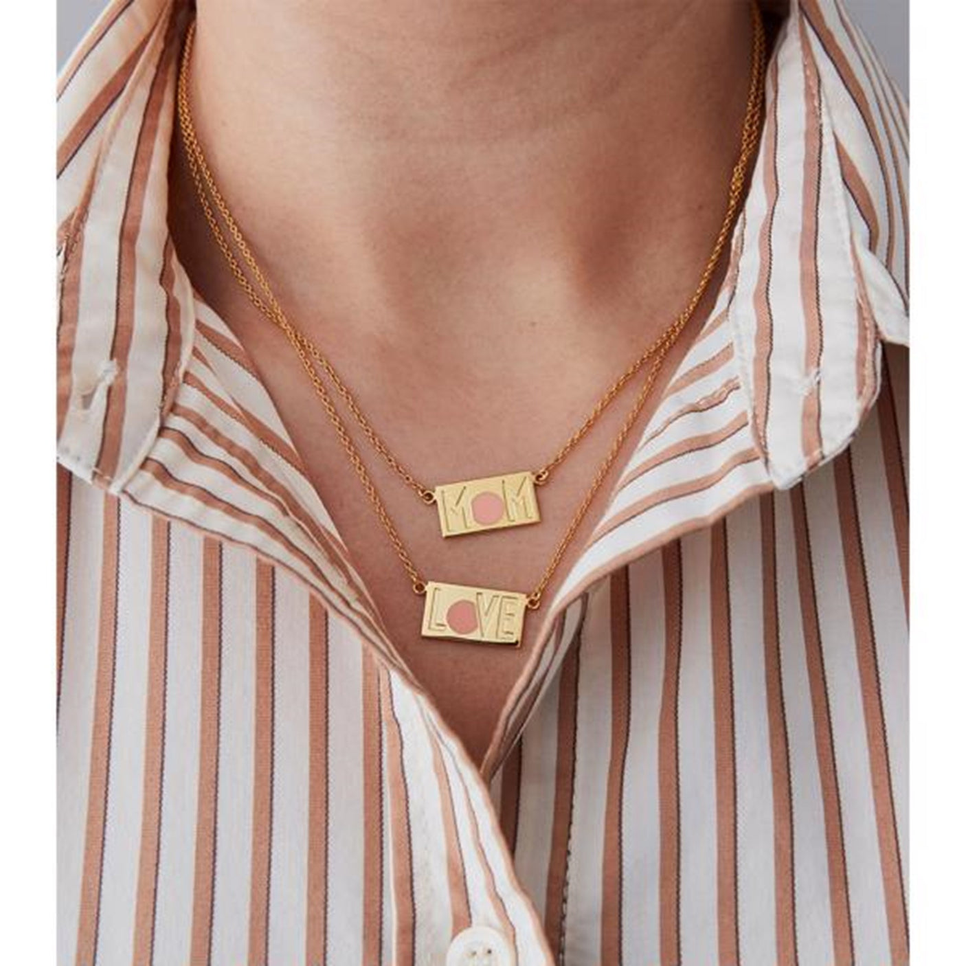 Design Letters MOM Necklace GOLD Plated