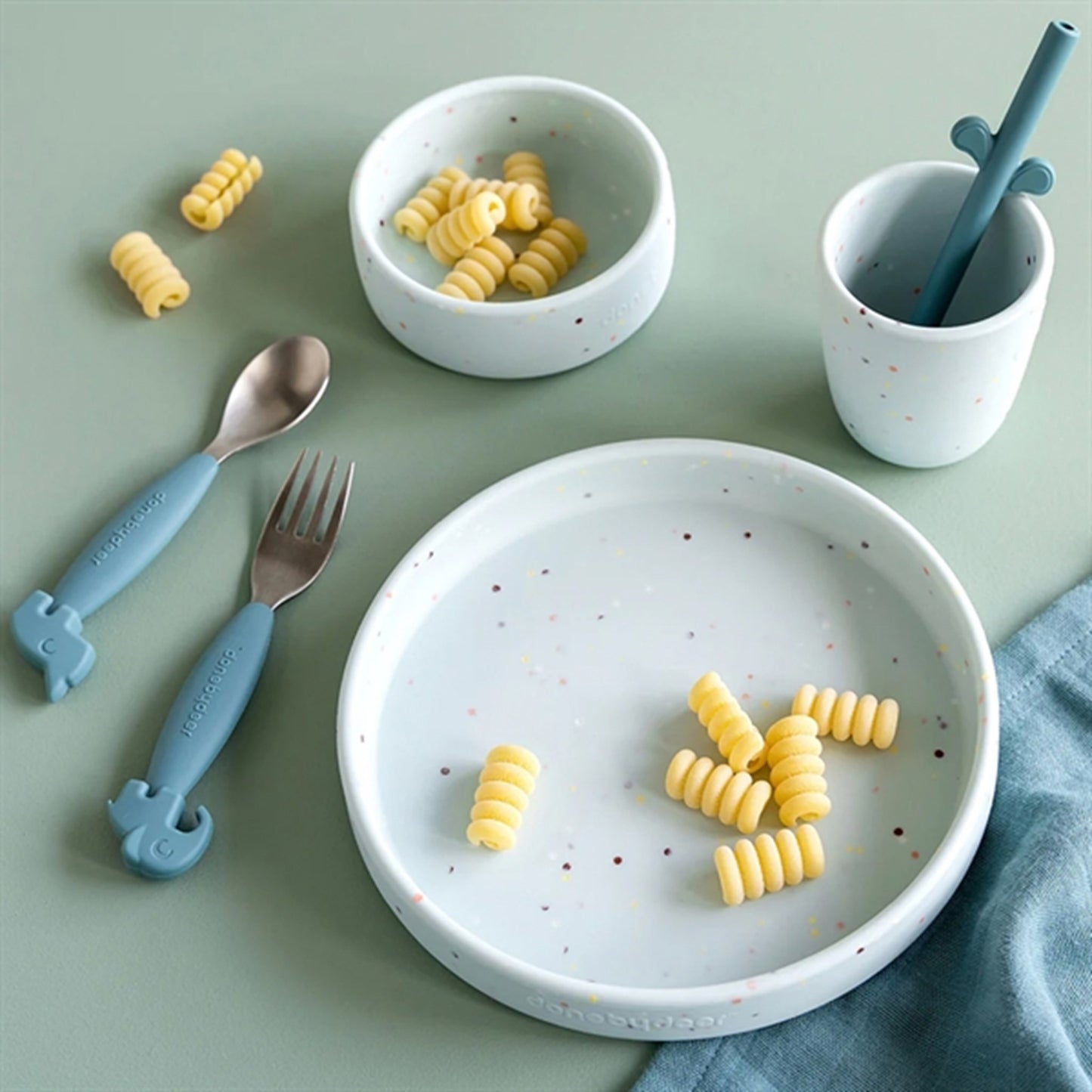 Done by Deer Silicone Dinner Set Confetti Blue