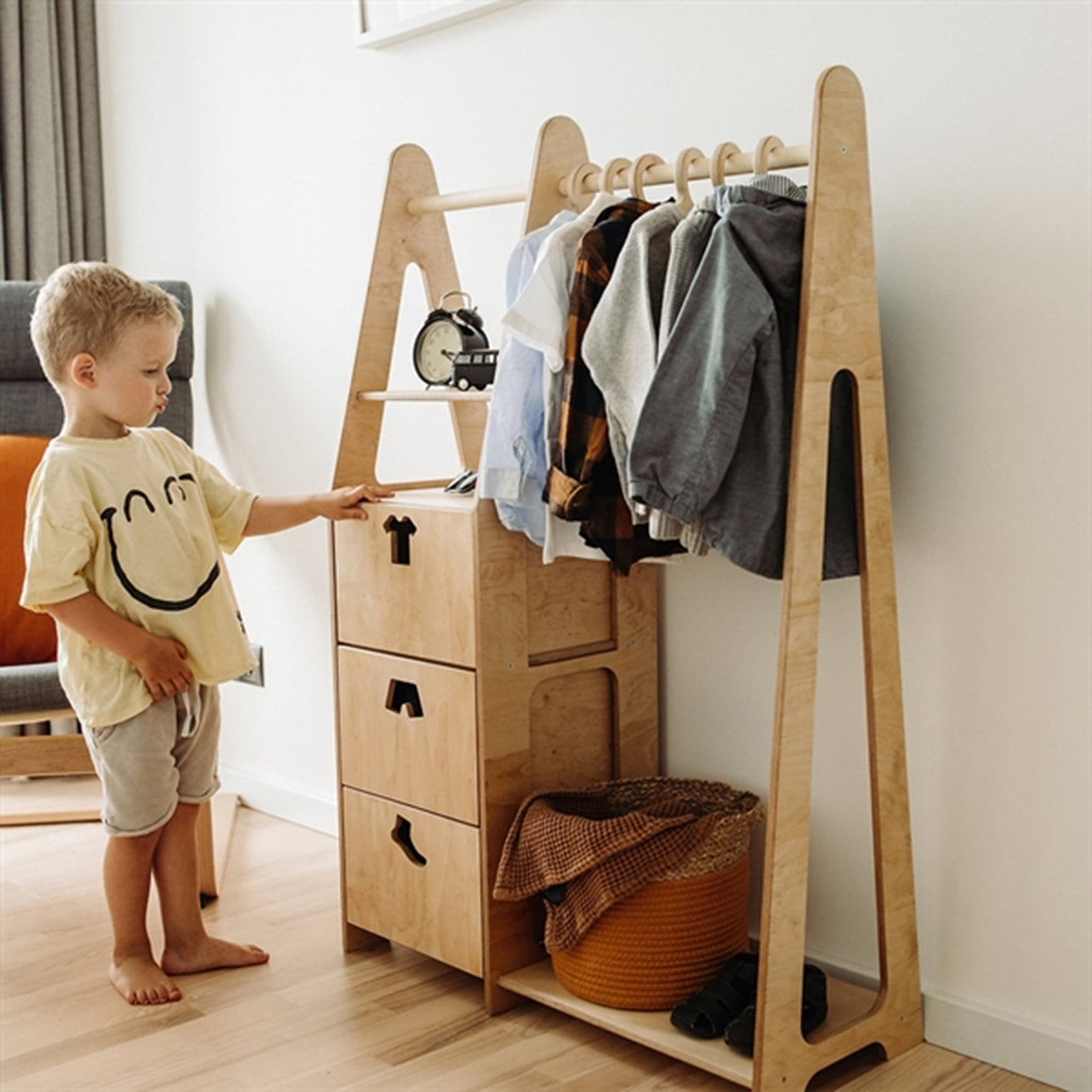 Duck Woodworks Children Wardrobe with Drawers