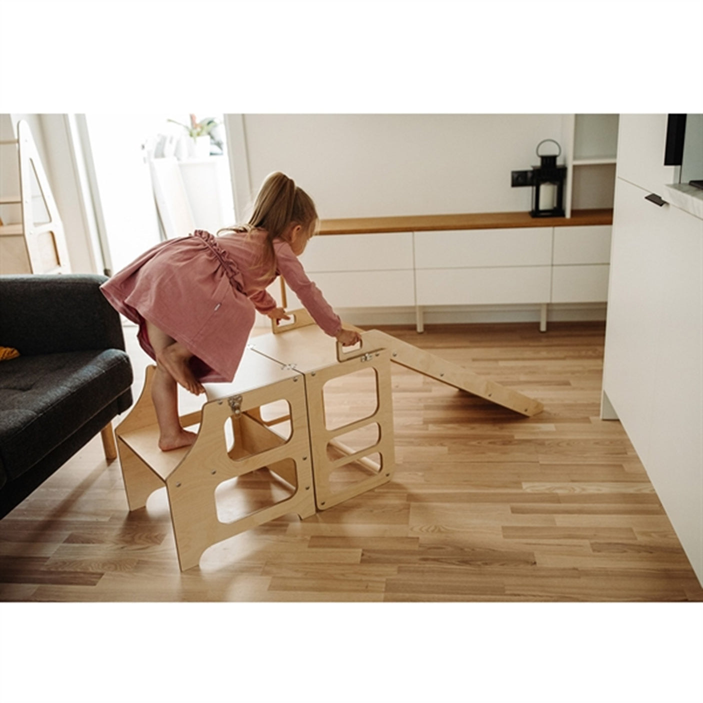 Duck Woodworks Foldable Kitchen Tower w. Slide Natural