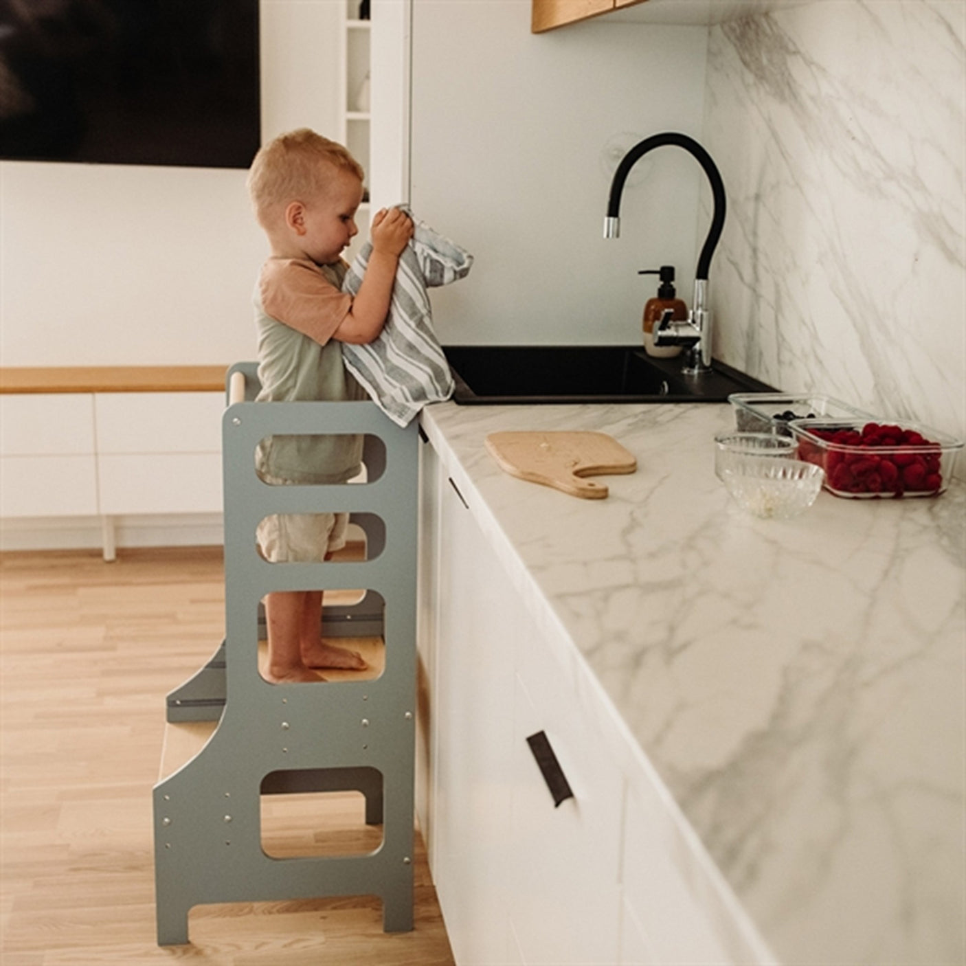 Duck Woodworks Adjustable Kitchen Tower Grey