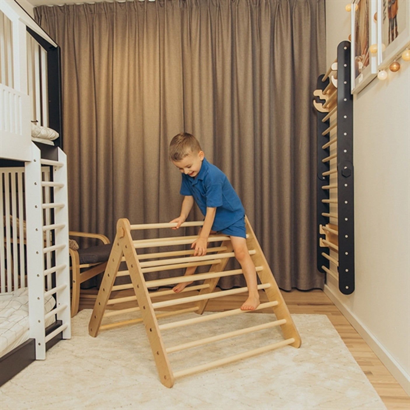 Duck Woodworks Climbing Triangle Floor Set Natural