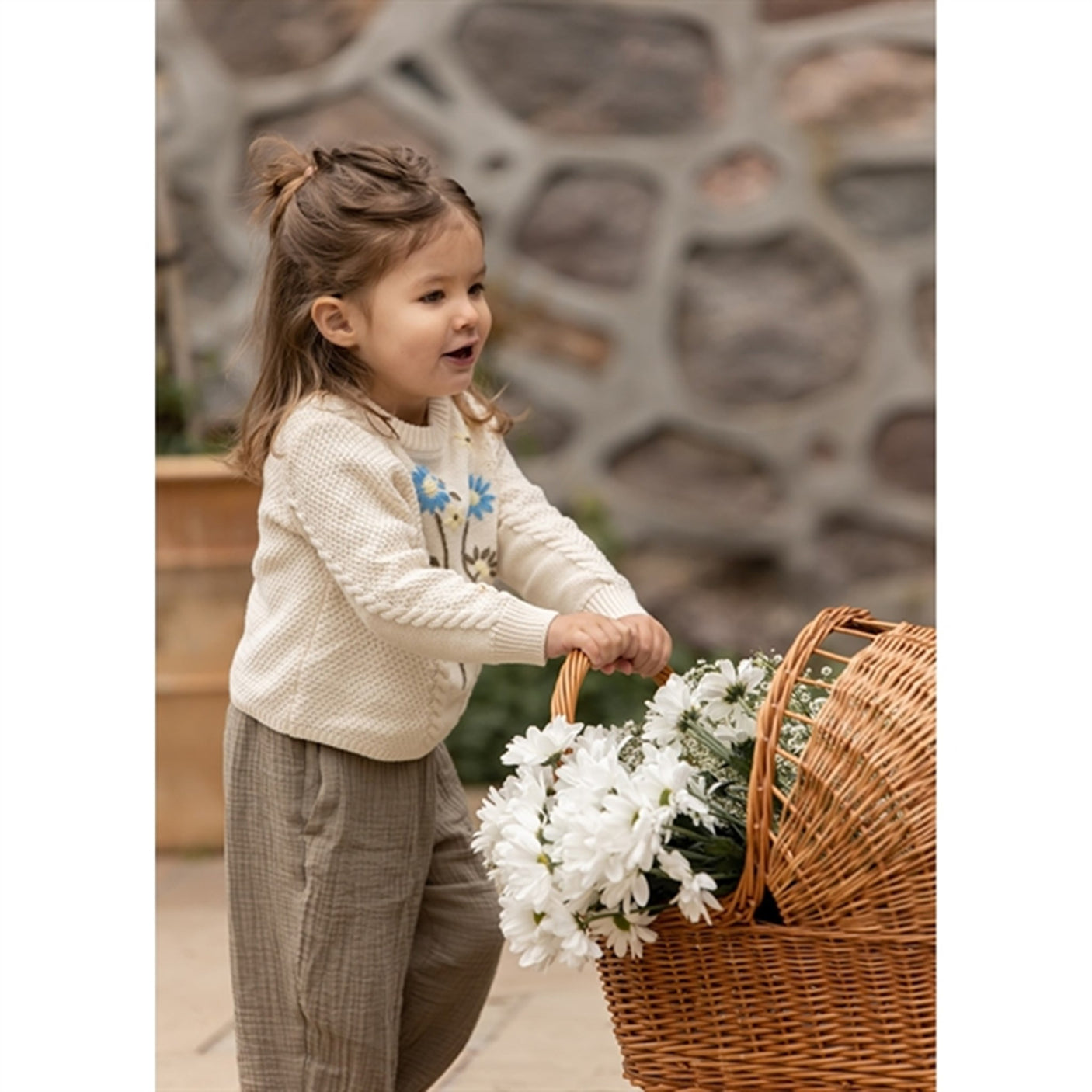 Fliink Sandshell Flower Embroidered Pullover