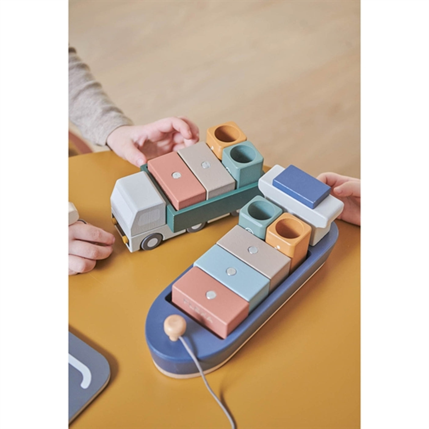 FLEXA PLAY Containership Multi Color