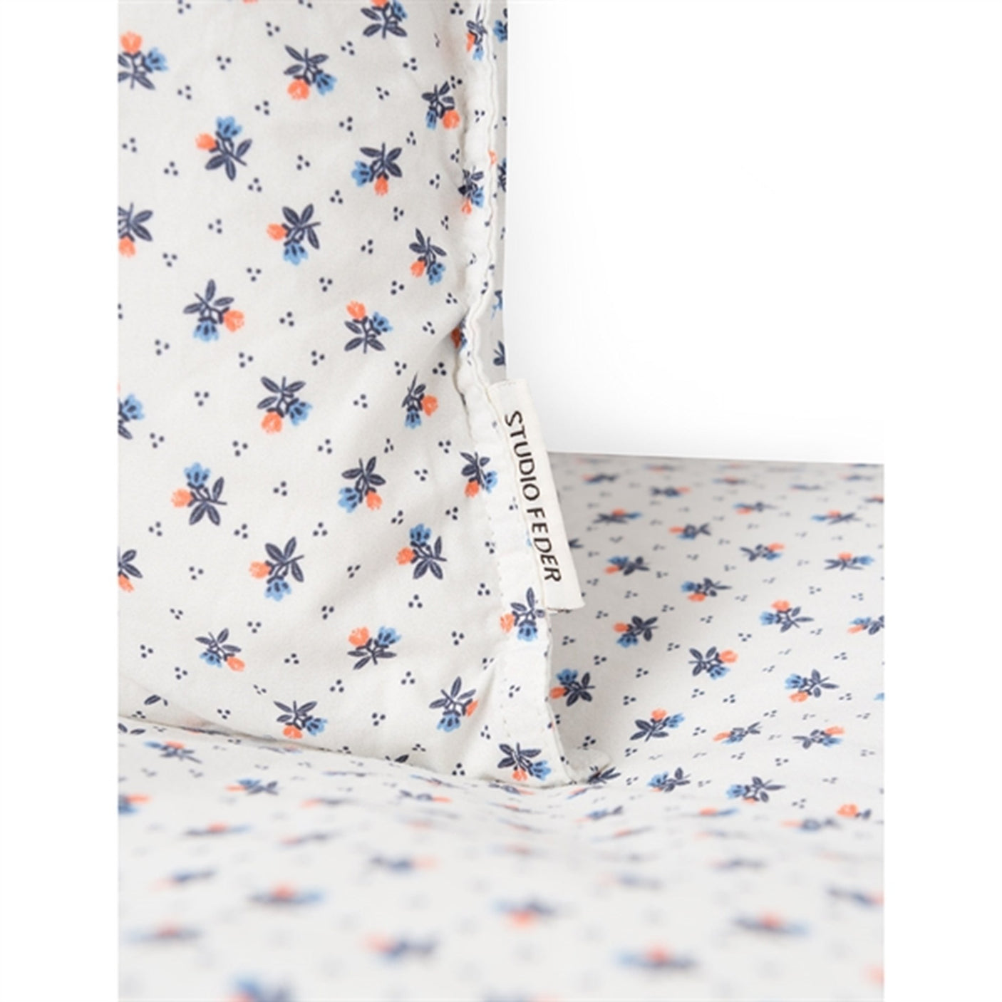 Studio Feder Bedding Scarlet Ecru