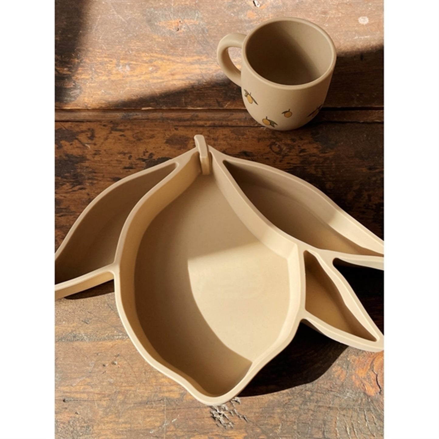 Konges Sløjd Warm Clay Silicone Lemon Bowl and Cup