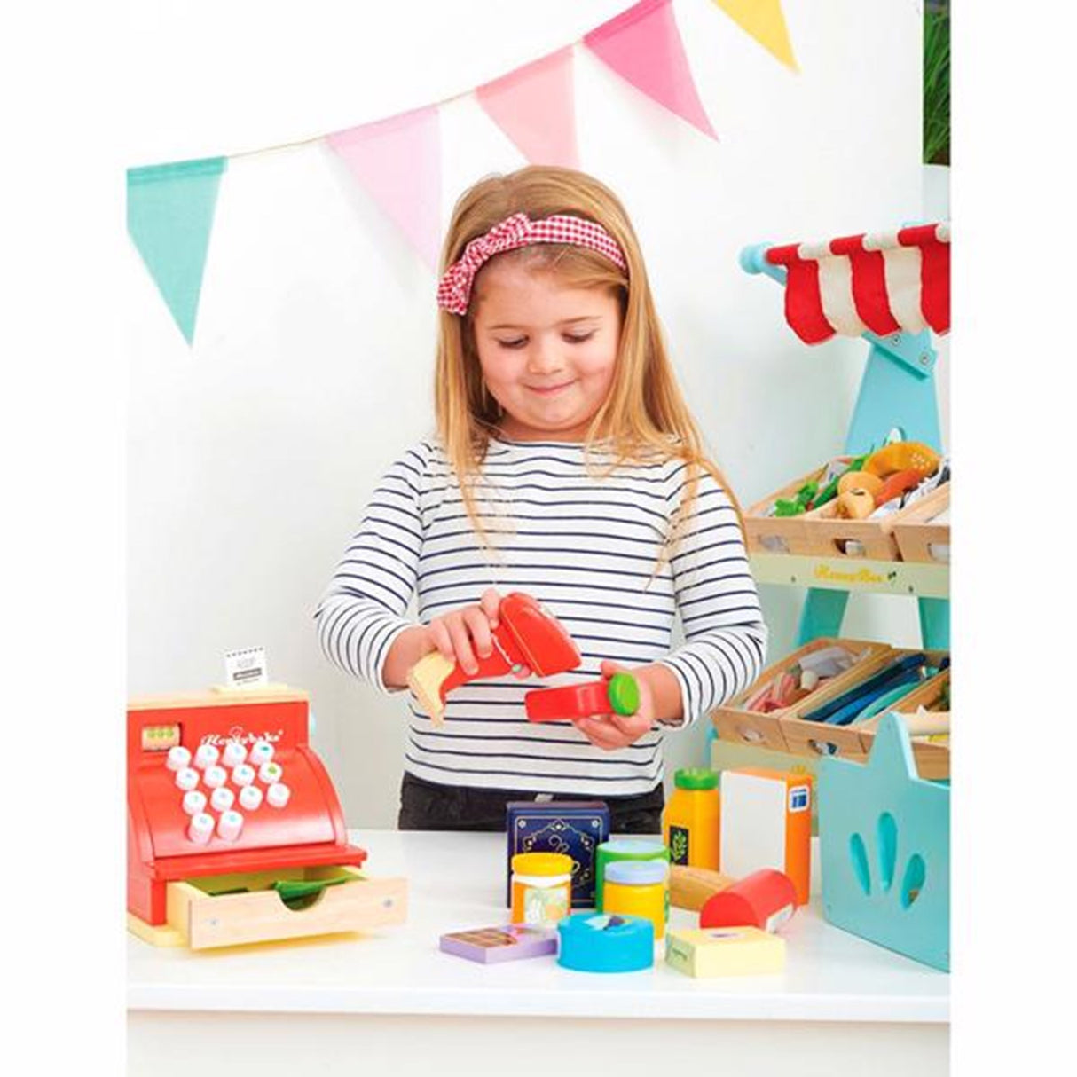 Le Toy Van Honeybake Grocery Set w. Scanner 3