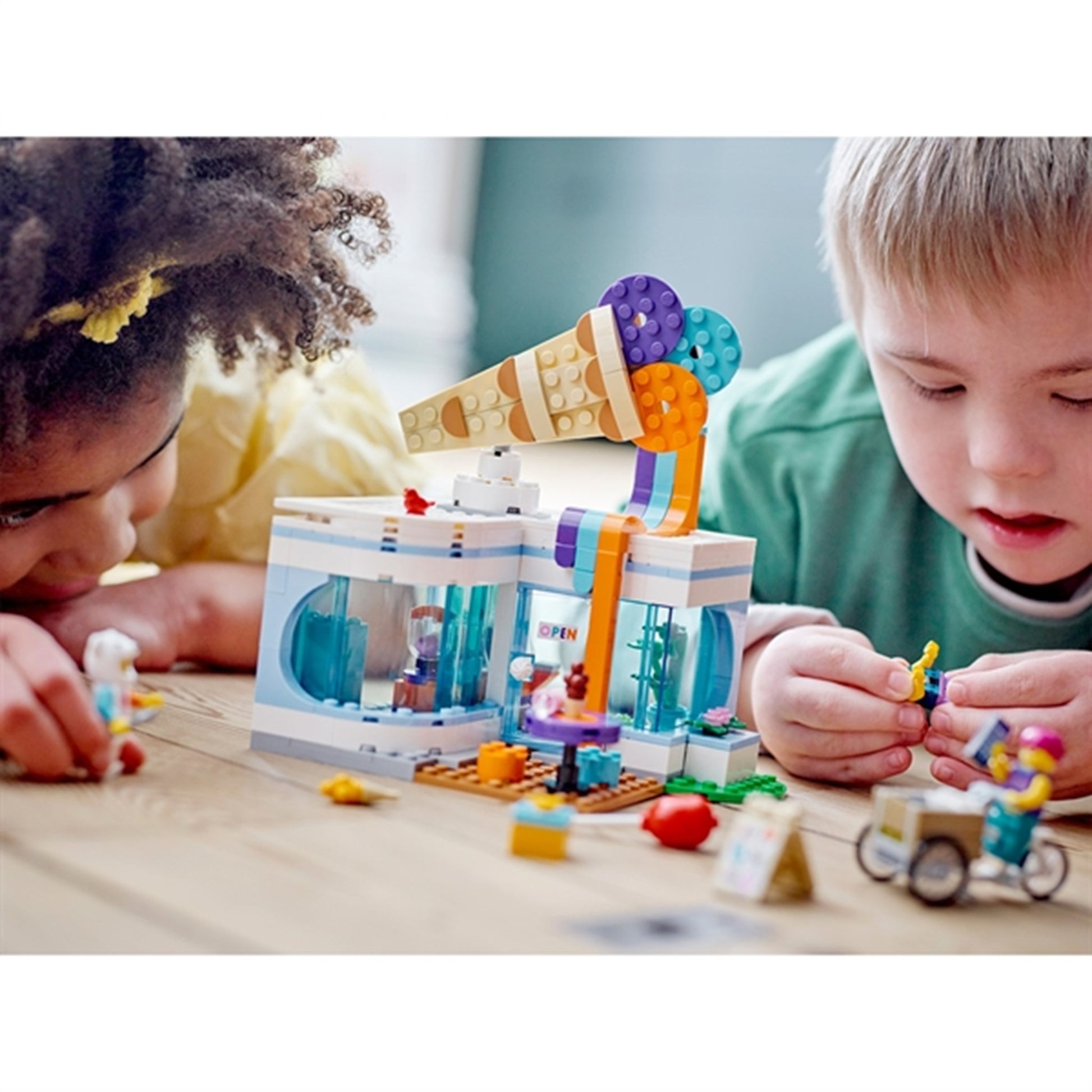 LEGO® City Ice Cream Shop