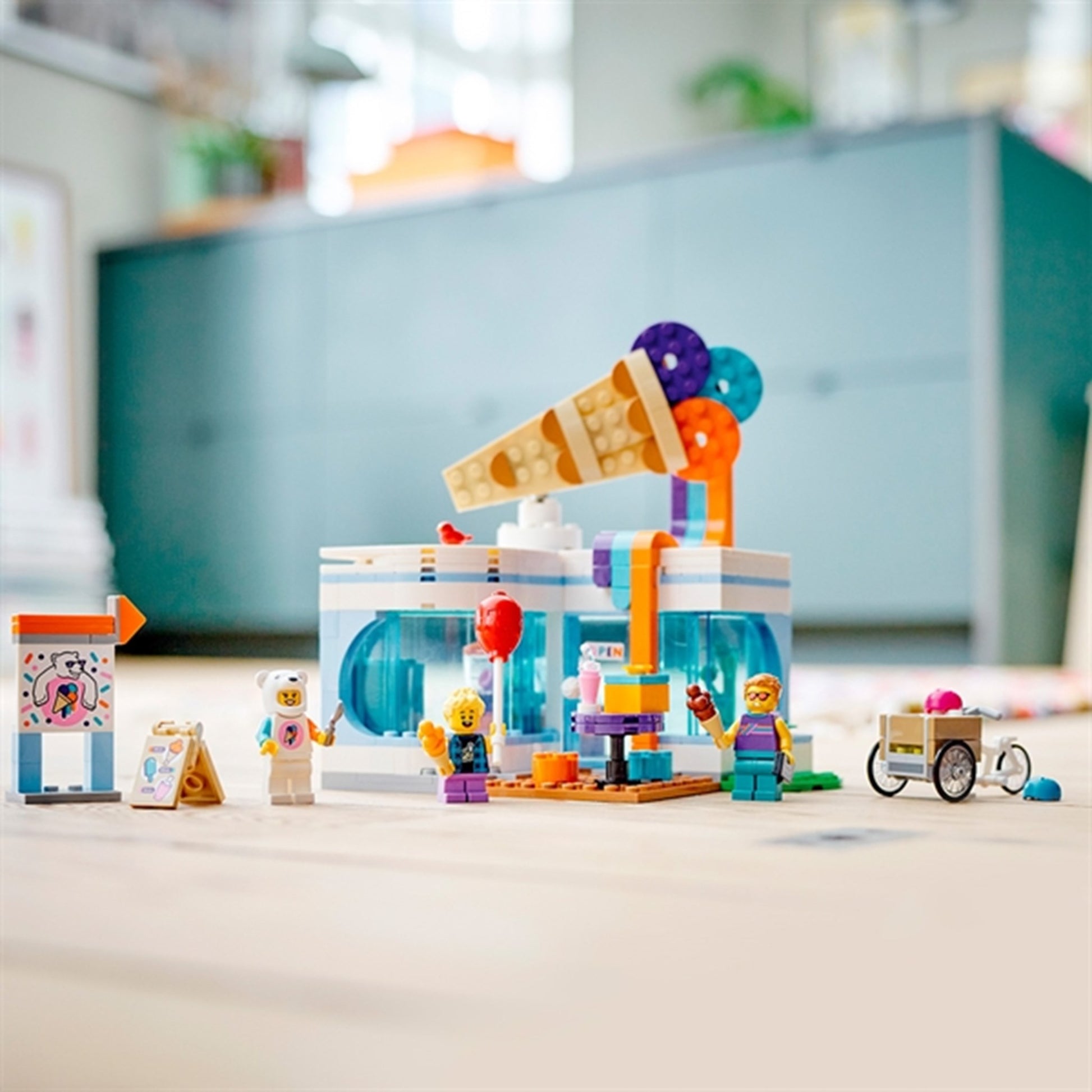 LEGO® City Ice Cream Shop