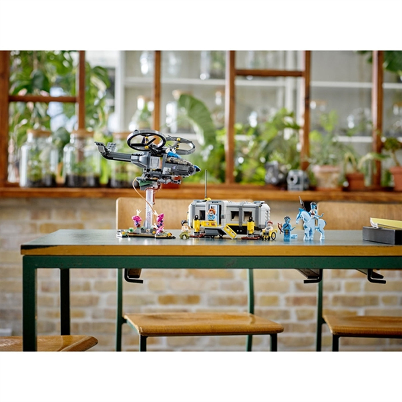 LEGO® Avatar Floating Mountains: Site 26 & RDA Samson