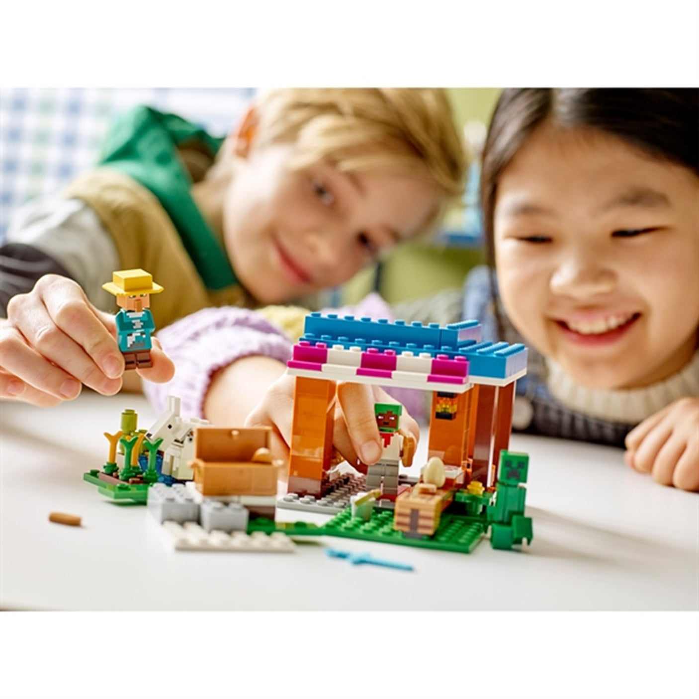 LEGO® Minecraft® The Bakery