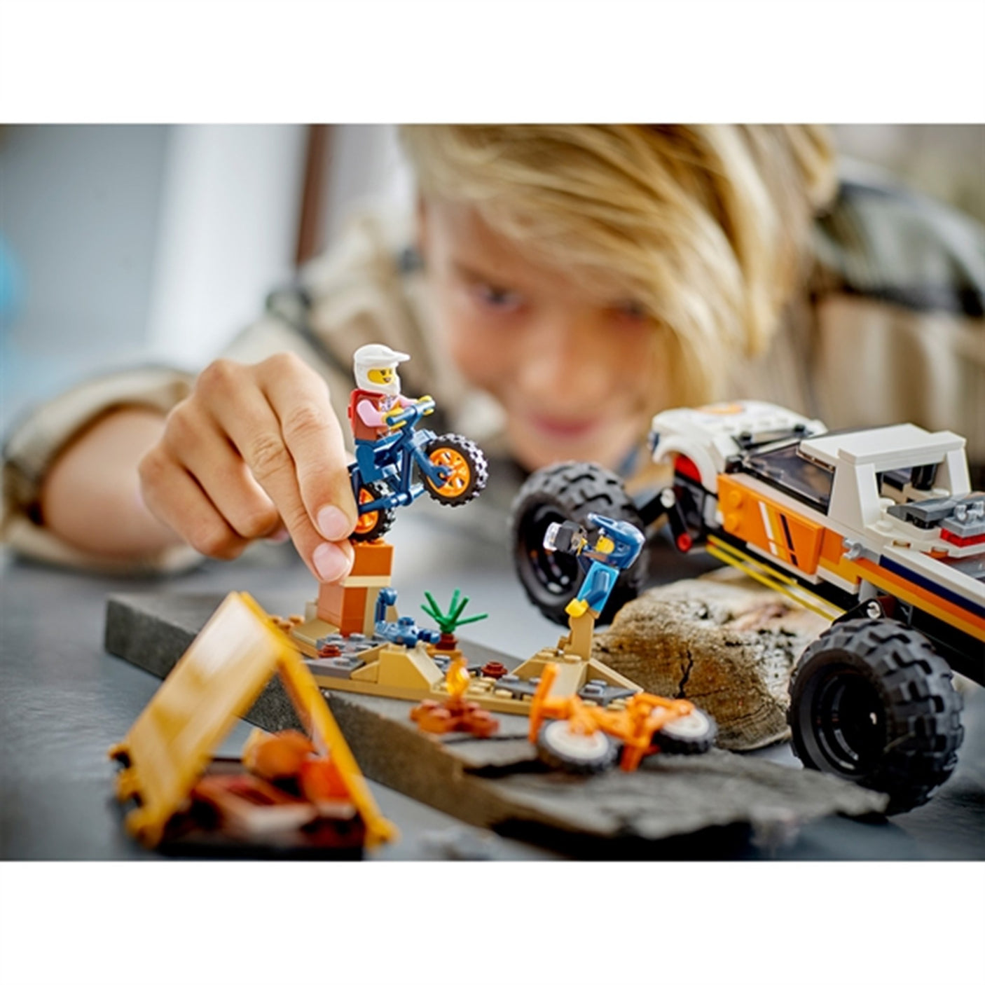 LEGO® City 4x4 Off-Roader Adventures