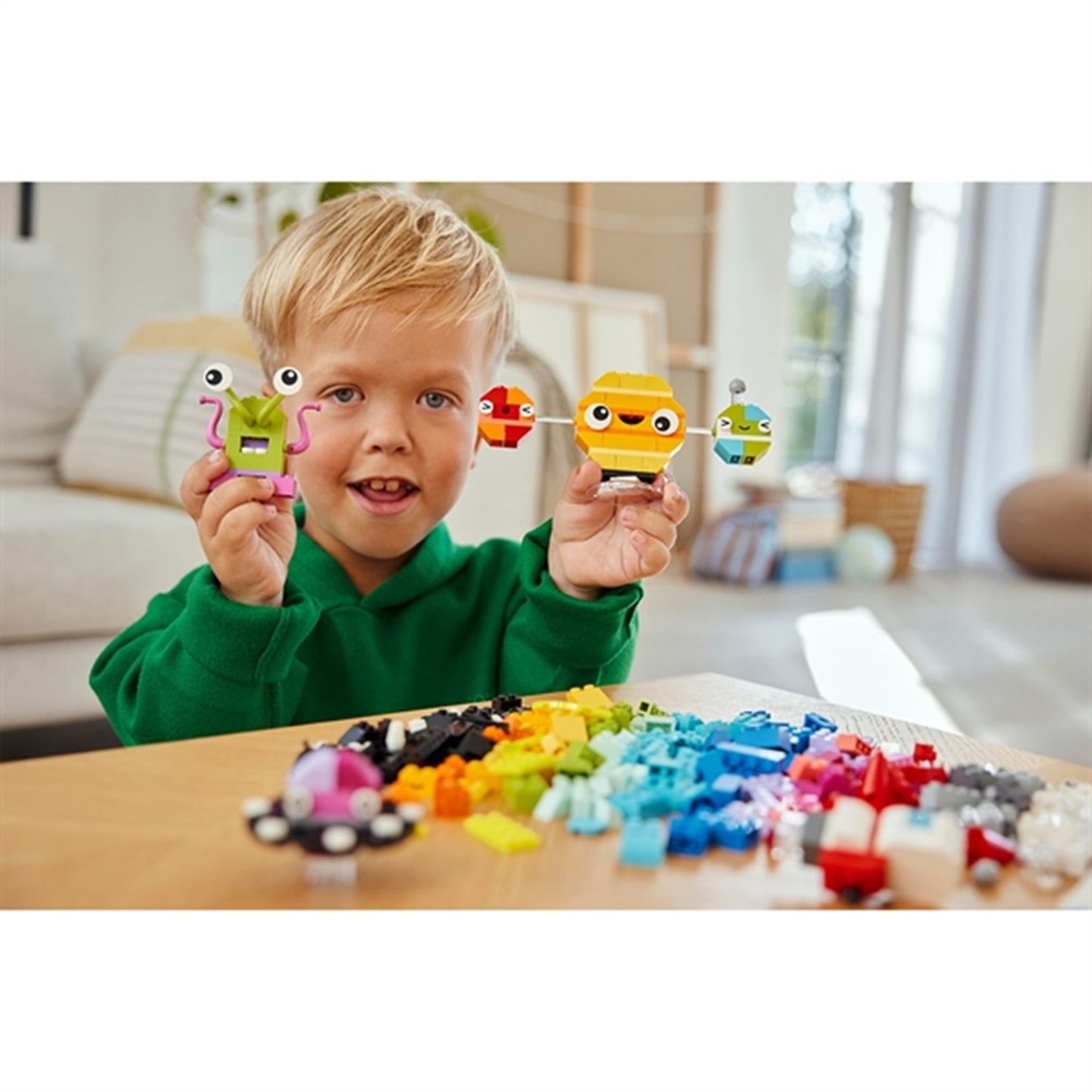 LEGO® Classic Creative Space Planets