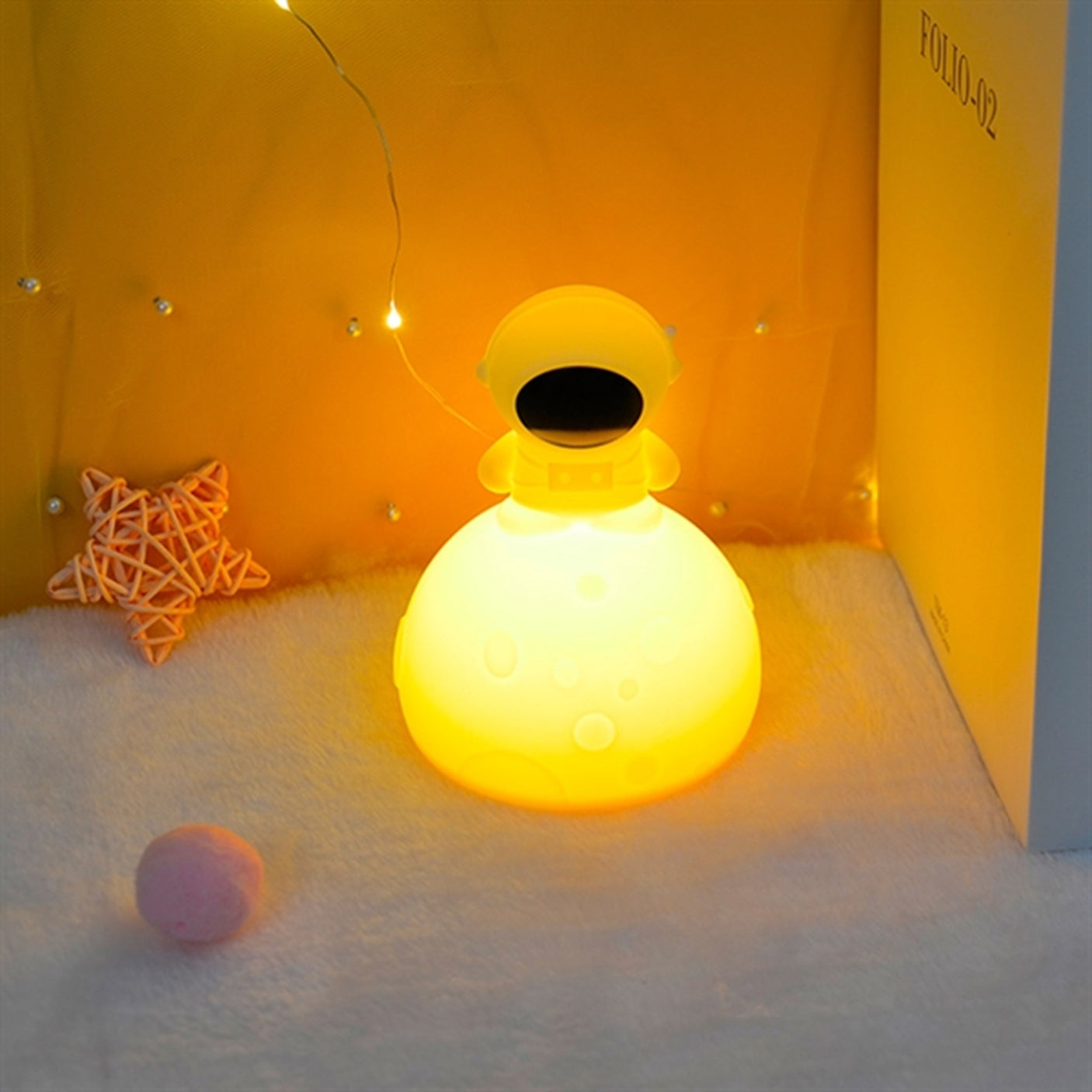 LumieWorld® LumiPets® Night Light Astronaut