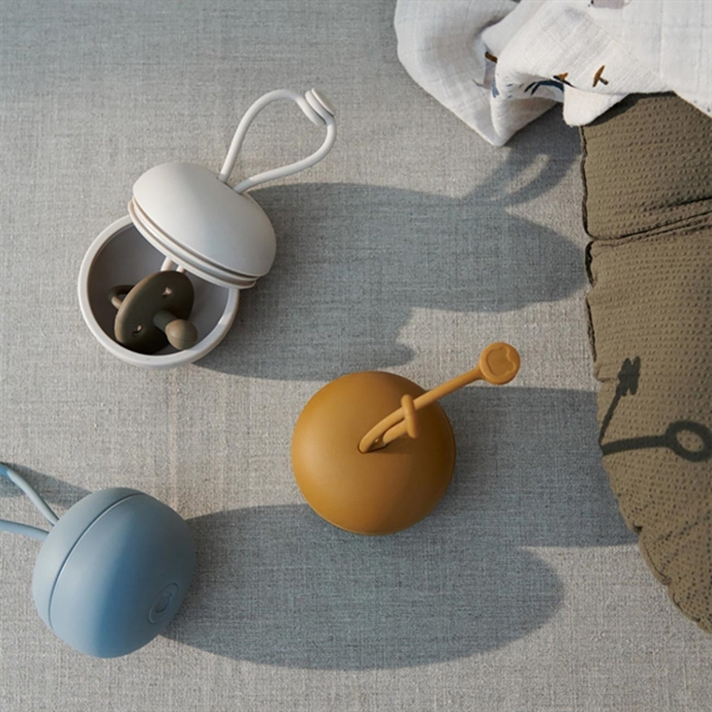 Liewood Philip Pacifier Box Whale Blue