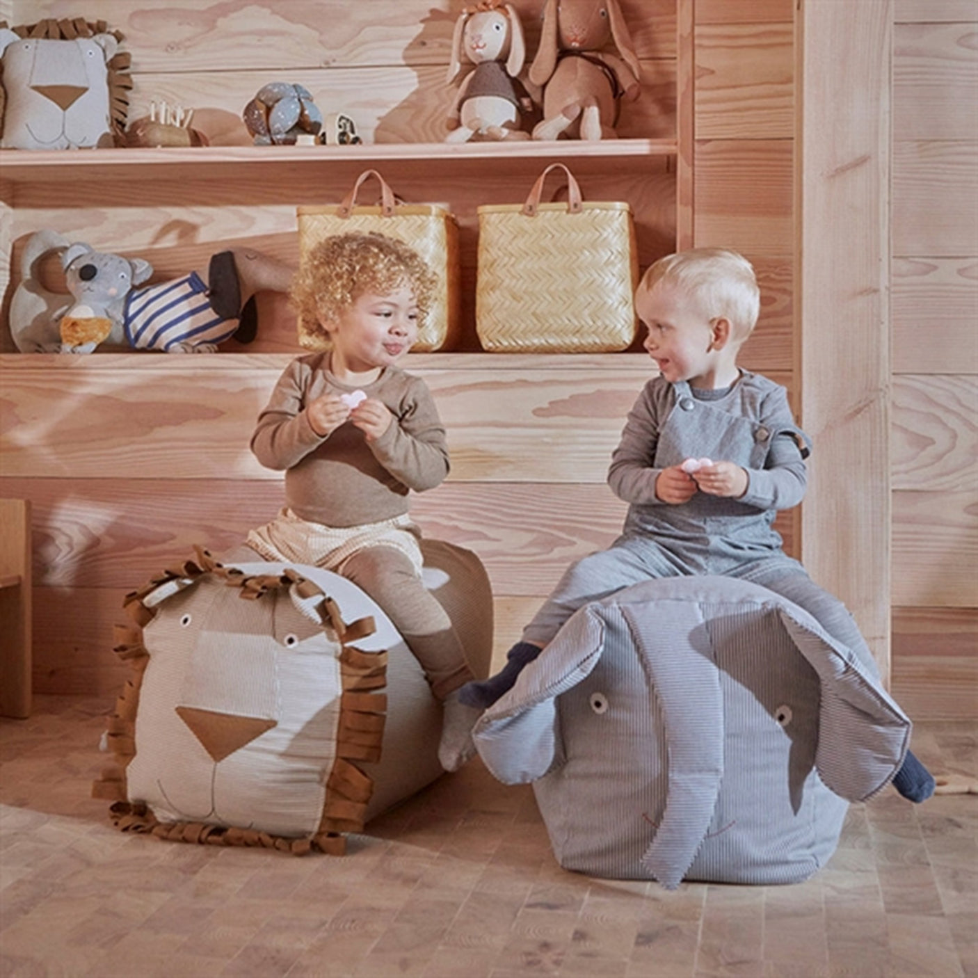 OYOY Lobo Lion Ride On