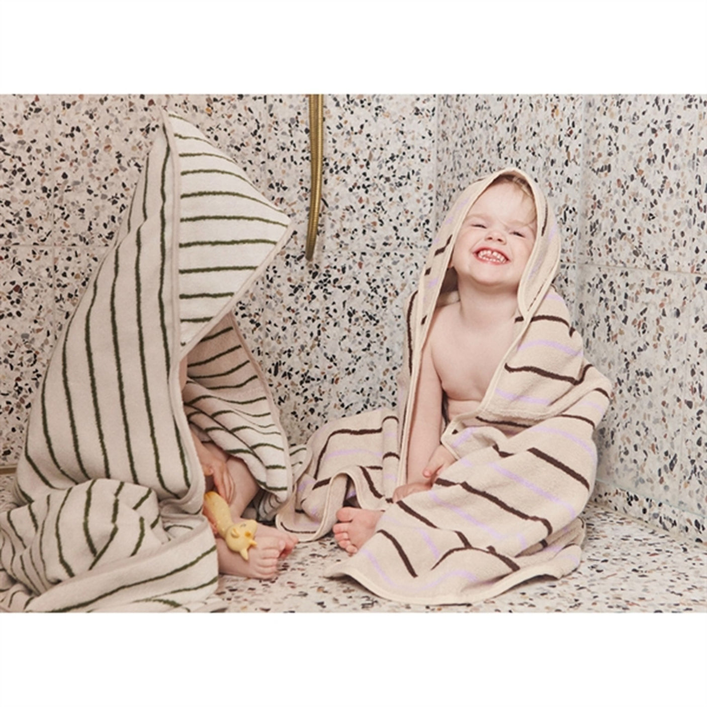 OYOY Raita Hooded Towel Green / Offwhite