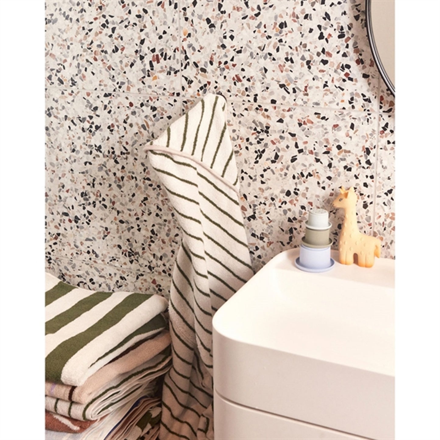 OYOY Raita Hooded Towel Green / Offwhite