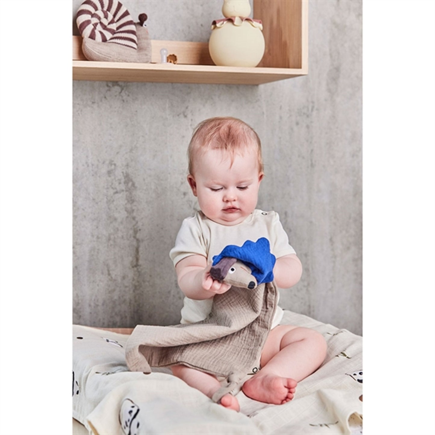 OYOY Mini Hunsi Dog Cuddle Cloth Light Brown