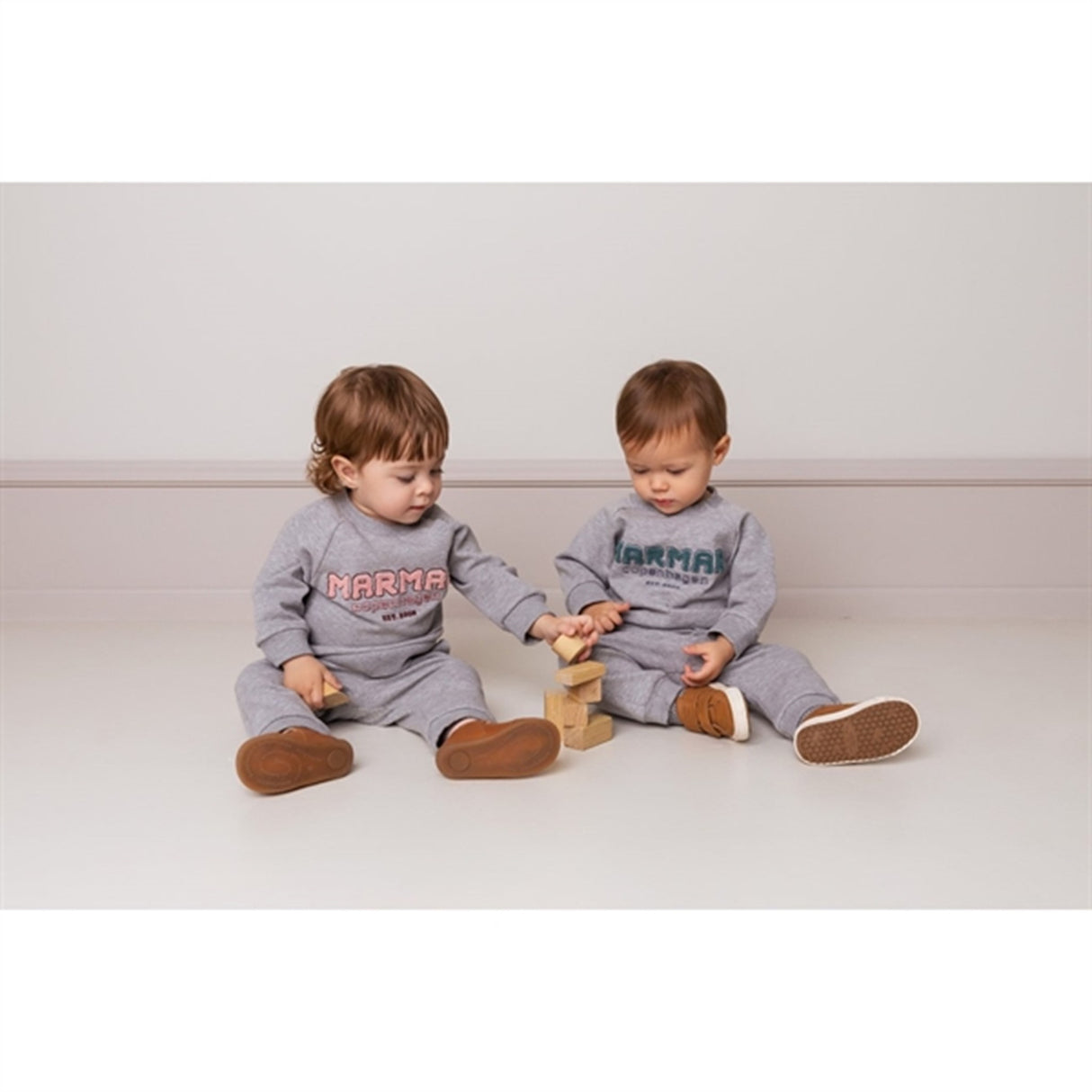 MarMar Garden Rose Logo Theos B Sweatshirt