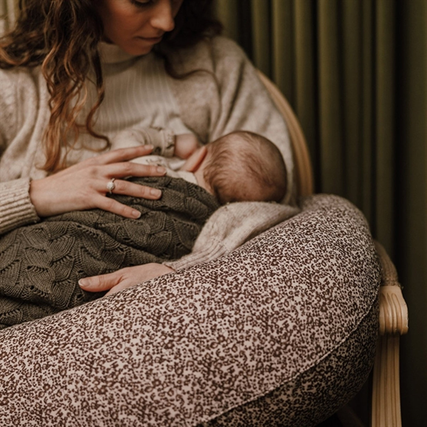 That's Mine Nursing Pillow Moon Flores Red