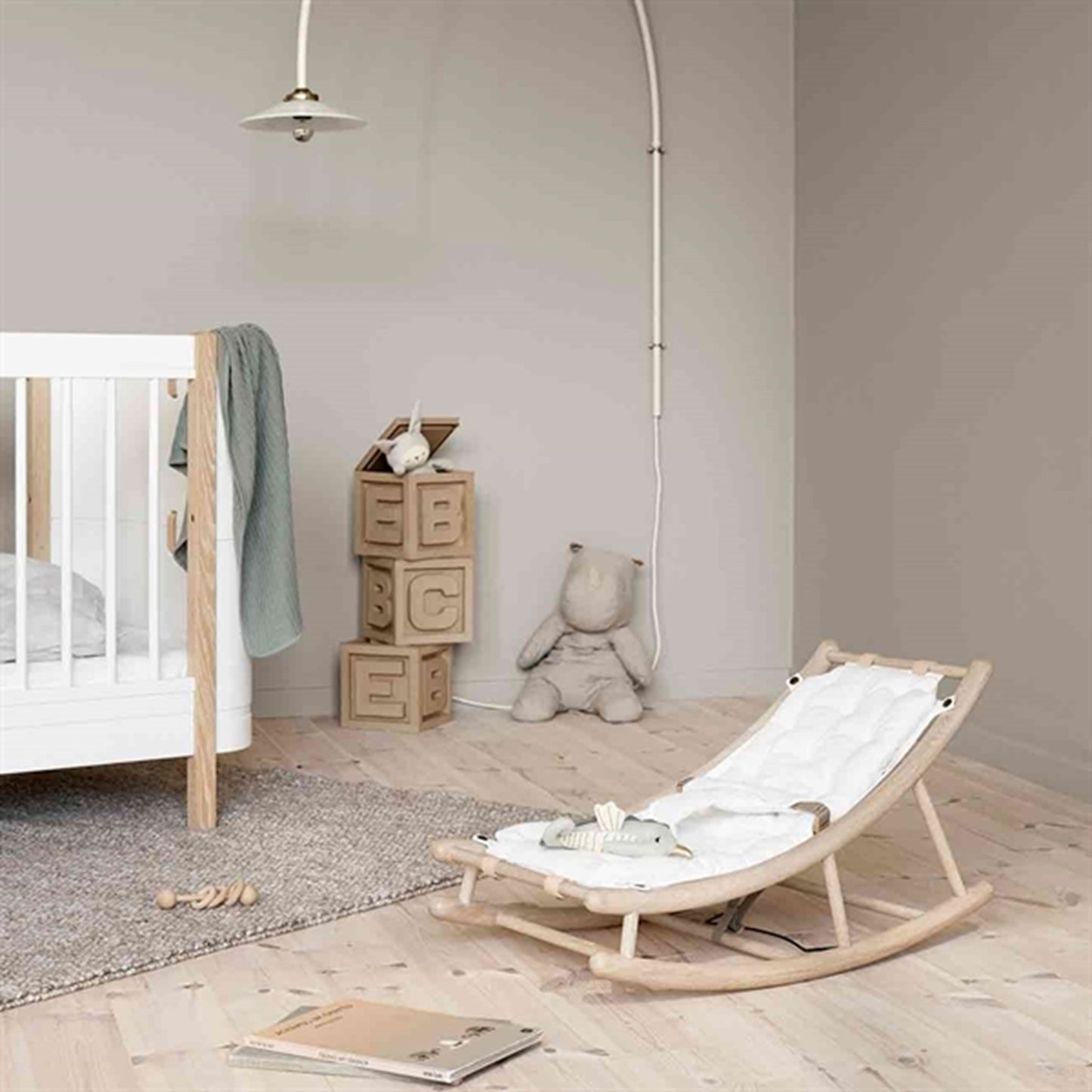 Oliver Furniture Wood Baby & Junior Rocking Chair Oak/White 2