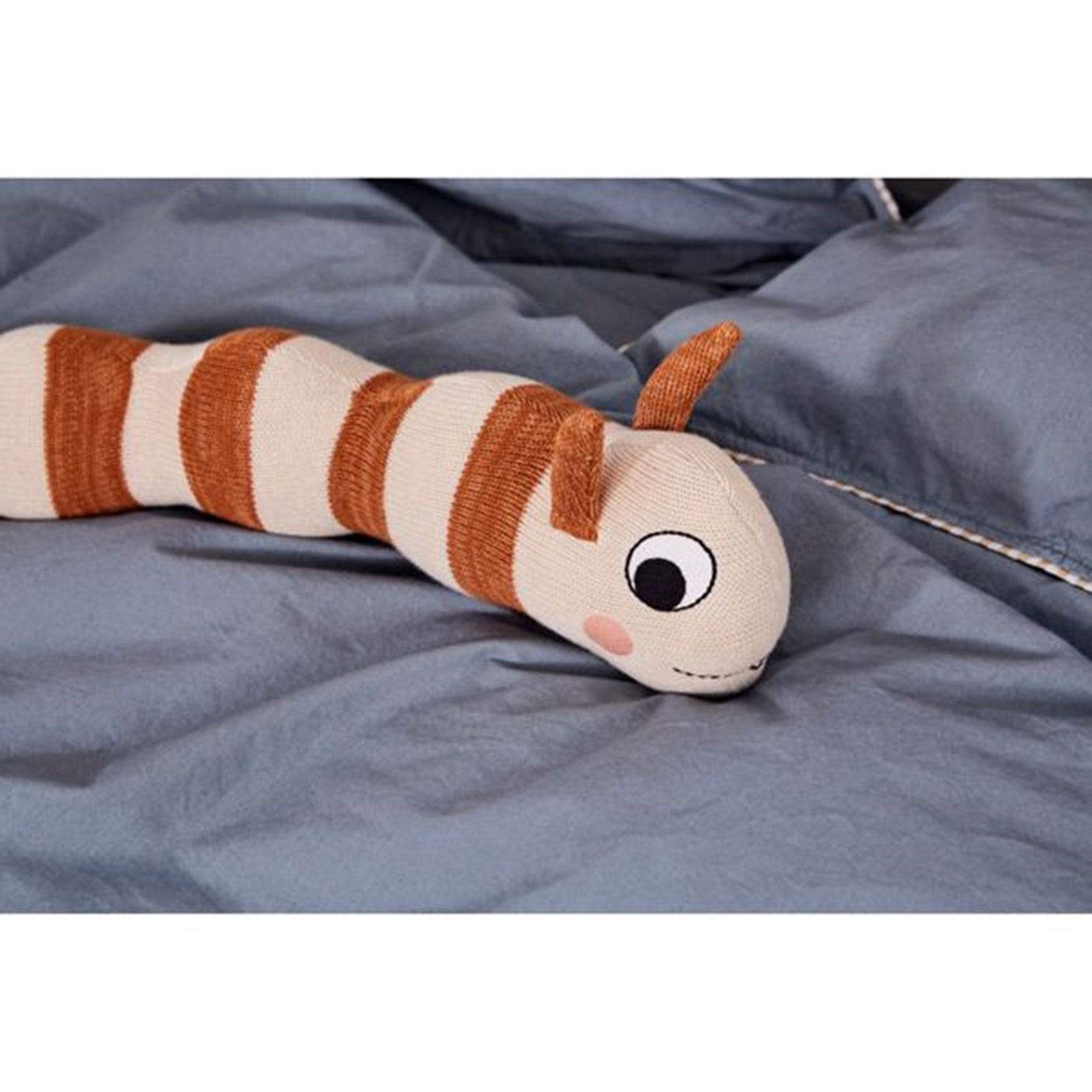 OYOY Leo Larva Figure